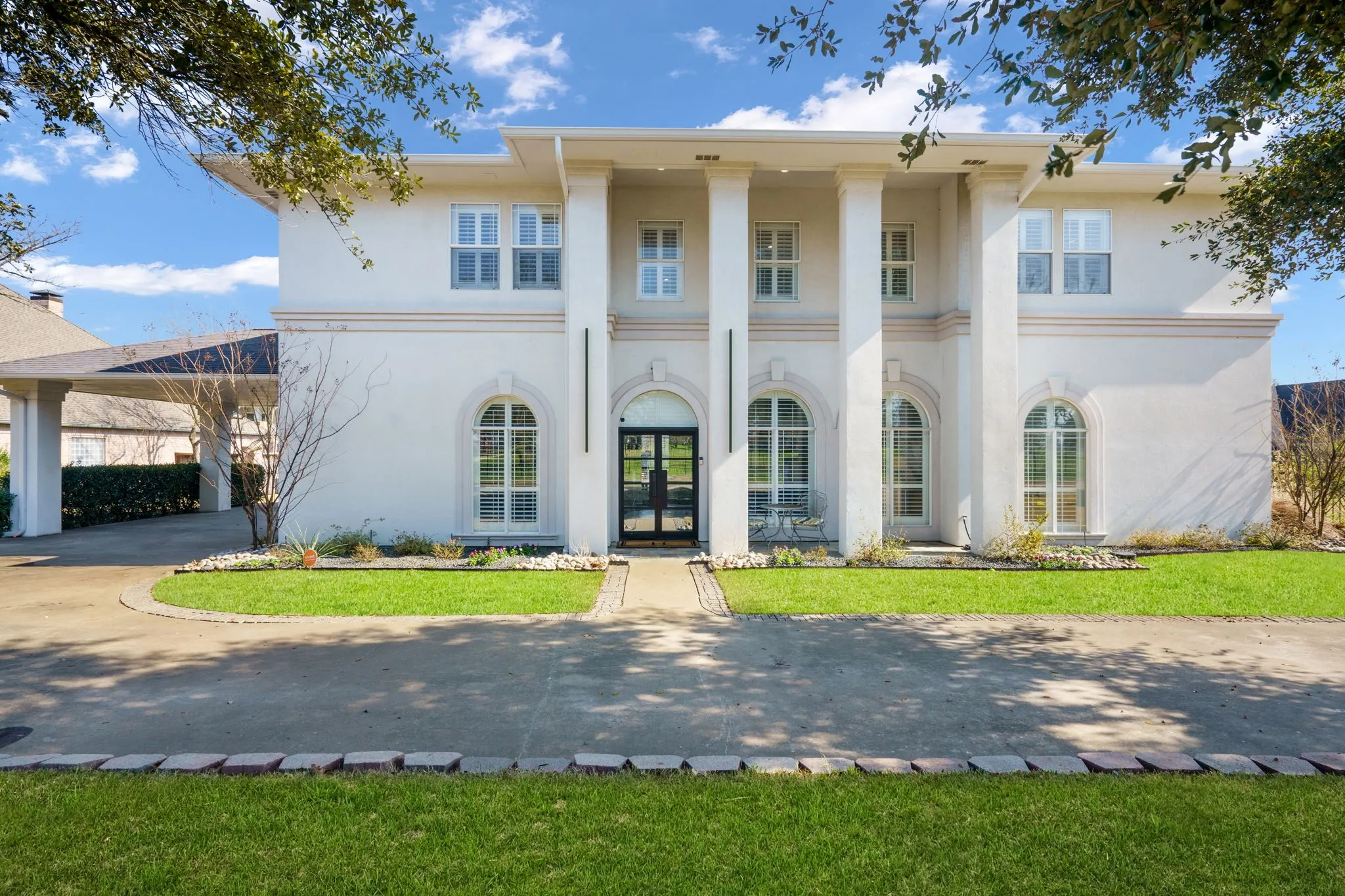 Single Family Residence For Sale in Navarro County , 1209 Windsor Drive, Corsicana, Texas 75110, 4 Bedrooms, 5 Bathrooms, 3 Garage spaces, 4,304 Sqft, built in 1999, Preowned, Price $795,000, mls#21251765, Real Estate Agent in Corsicana, Homes For Sale in Navarro county, Homes For Sale in Corsicana, Realtor in Corsicana Texas, Real Estate Brokerage Independent Realty Texas, Luminita Cordes Realtor