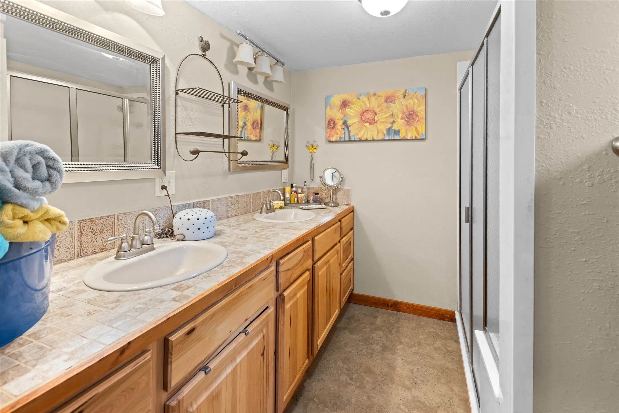 Single Family Residence For Sale in Fannin County , 1229 County Rd 3105, Bonham, Texas 75418, 0, 0, Garage spaces, 4,680 Sqft, built in 2001, mls#21248979, Real Estate Agent in Bonham, Homes For Sale in Fannin county, Homes For Sale in Bonham, Realtor in Bonham Texas, Real Estate Brokerage Independent Realty Texas, Luminita Cordes Realtor
