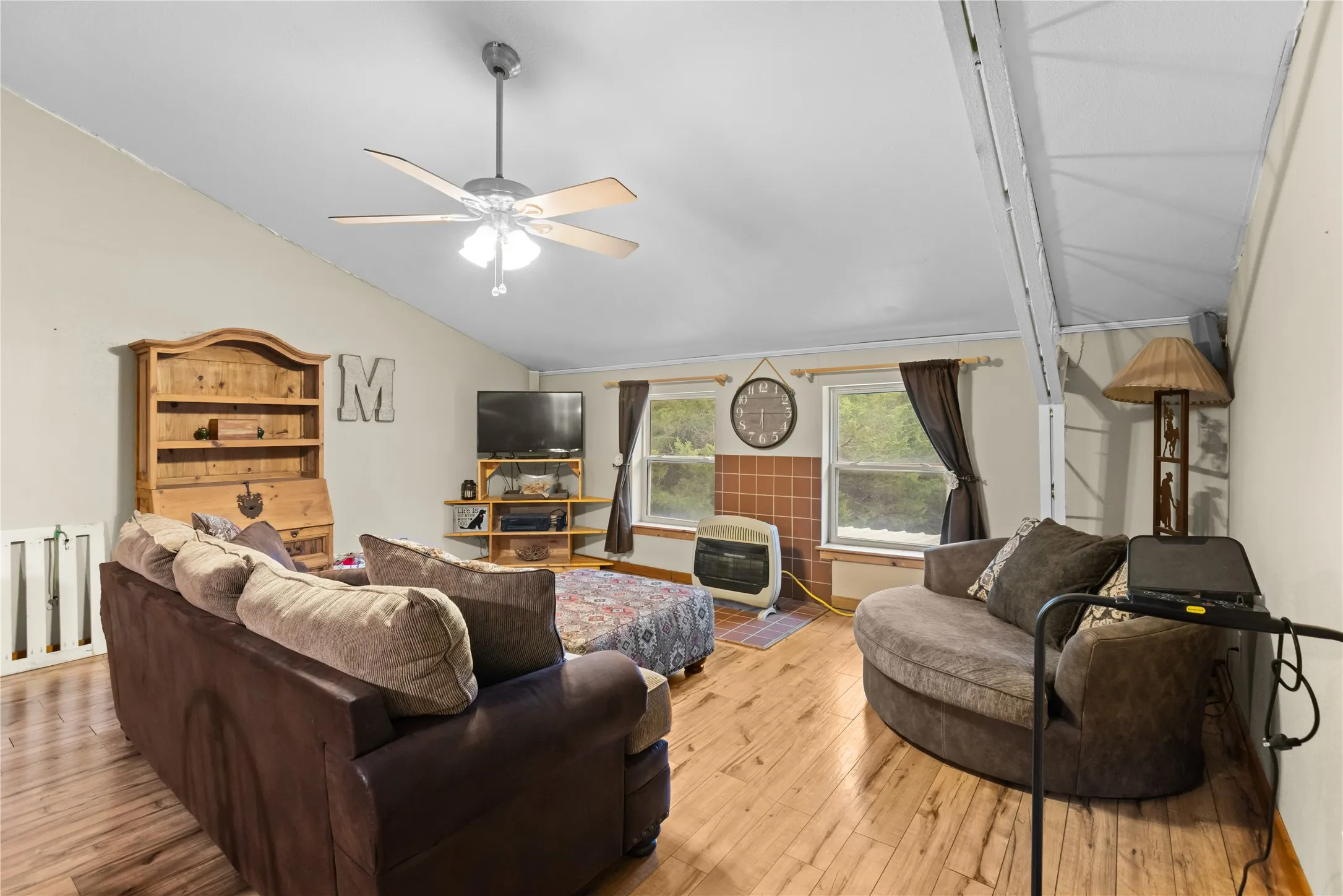 Single Family Residence For Sale in Fannin County , 1229 County Rd 3105, Bonham, Texas 75418, 0, 0, Garage spaces, 4,680 Sqft, built in 2001, mls#21248979, Real Estate Agent in Bonham, Homes For Sale in Fannin county, Homes For Sale in Bonham, Realtor in Bonham Texas, Real Estate Brokerage Independent Realty Texas, Luminita Cordes Realtor