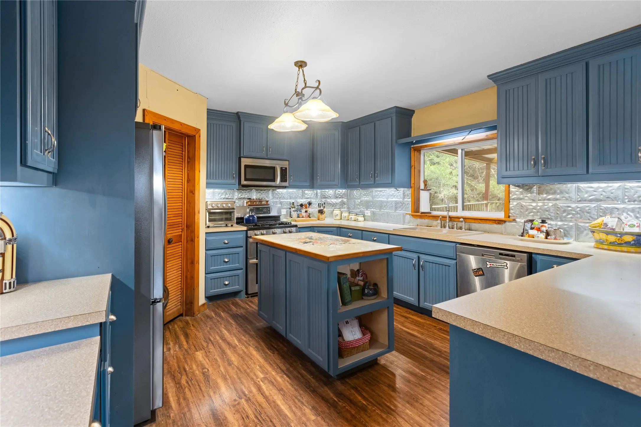 Single Family Residence For Sale in Fannin County , 1229 County Rd 3105, Bonham, Texas 75418, 0, 0, Garage spaces, 4,680 Sqft, built in 2001, mls#21248979, Real Estate Agent in Bonham, Homes For Sale in Fannin county, Homes For Sale in Bonham, Realtor in Bonham Texas, Real Estate Brokerage Independent Realty Texas, Luminita Cordes Realtor