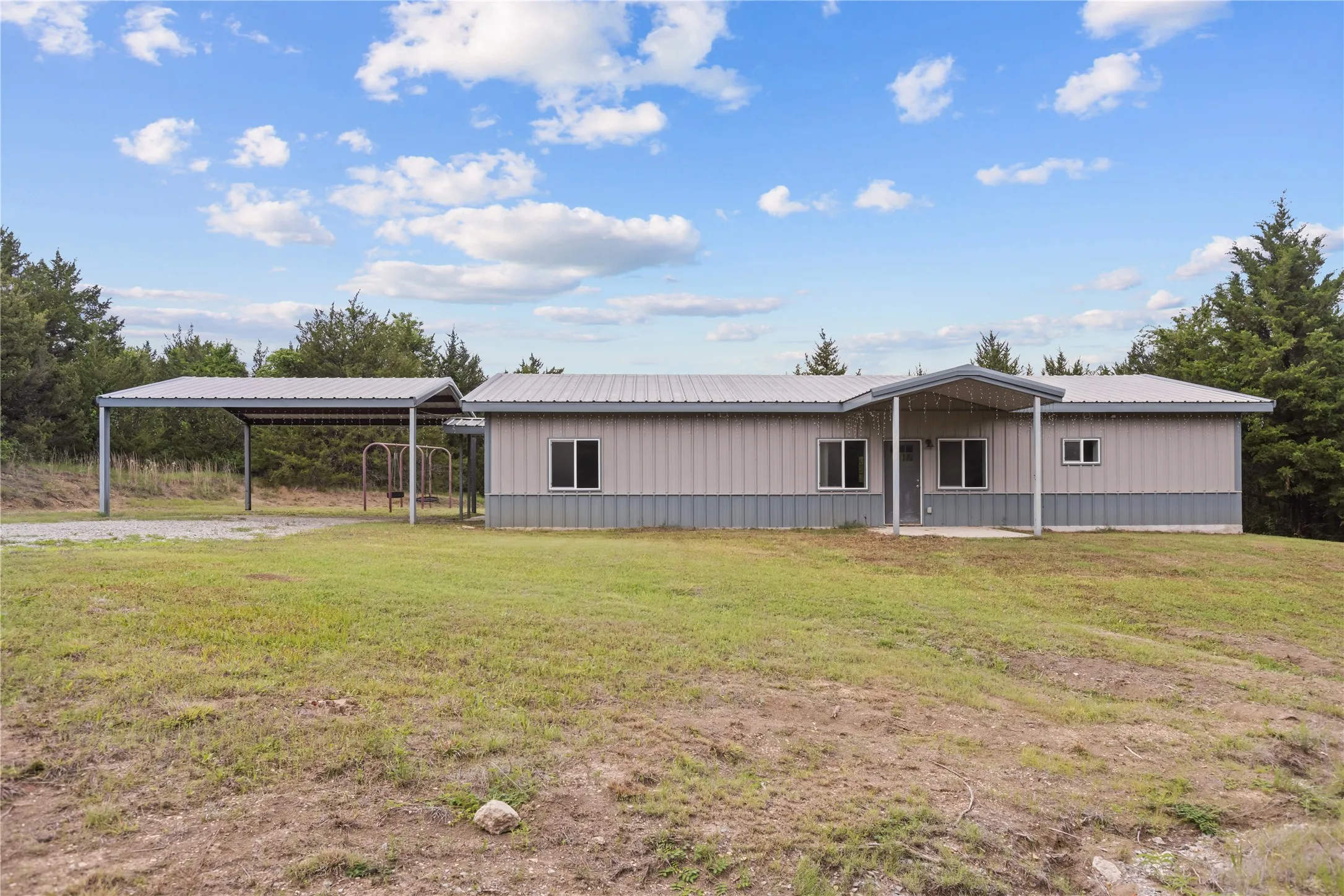 Single Family Residence For Sale in Fannin County , 1229 County Rd 3105, Bonham, Texas 75418, 0, 0, Garage spaces, 4,680 Sqft, built in 2001, mls#21248979, Real Estate Agent in Bonham, Homes For Sale in Fannin county, Homes For Sale in Bonham, Realtor in Bonham Texas, Real Estate Brokerage Independent Realty Texas, Luminita Cordes Realtor