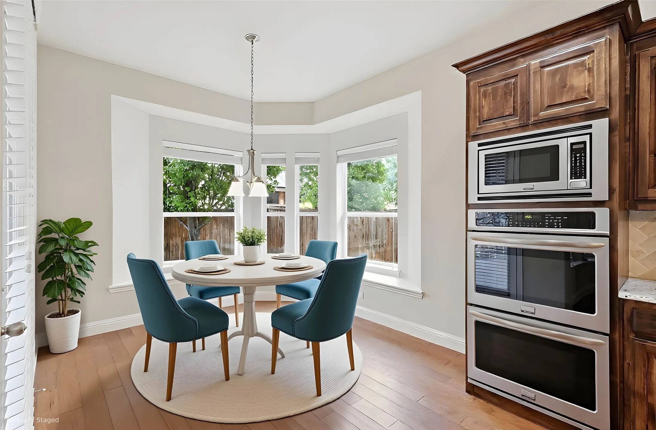 Breakfast Room has Bay Window and window Seat