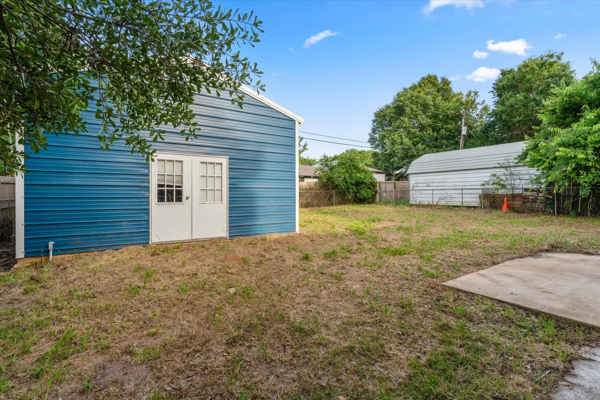 Single Family Residence For Sale in Henderson County , 316 Coral Reef Street, Gun Barrel City, Texas 75156, 3 Bedroom, 2 Bathroom, Garage spaces, 1,472 Sqft, built in 2001, Preowned, mls#21251888, Real Estate Agent in Gun Barrel City, Homes For Sale in Henderson county, Homes For Sale in Gun Barrel City, Realtor in Gun Barrel City Texas, Real Estate Brokerage Independent Realty Texas, Luminita Cordes Realtor