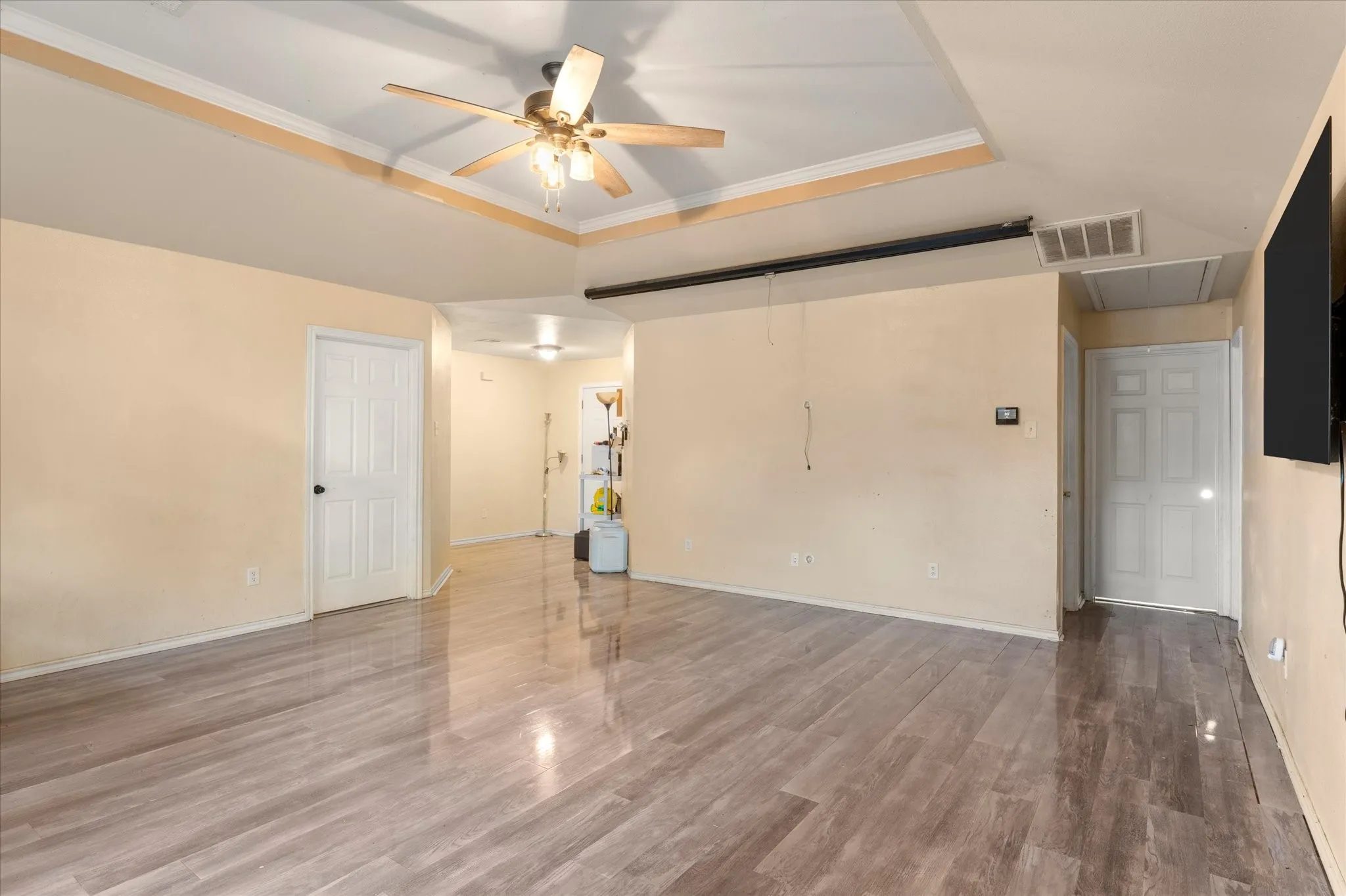 Single Family Residence For Sale in Henderson County , 316 Coral Reef Street, Gun Barrel City, Texas 75156, 3 Bedroom, 2 Bathroom, Garage spaces, 1,472 Sqft, built in 2001, Preowned, mls#21251888, Real Estate Agent in Gun Barrel City, Homes For Sale in Henderson county, Homes For Sale in Gun Barrel City, Realtor in Gun Barrel City Texas, Real Estate Brokerage Independent Realty Texas, Luminita Cordes Realtor