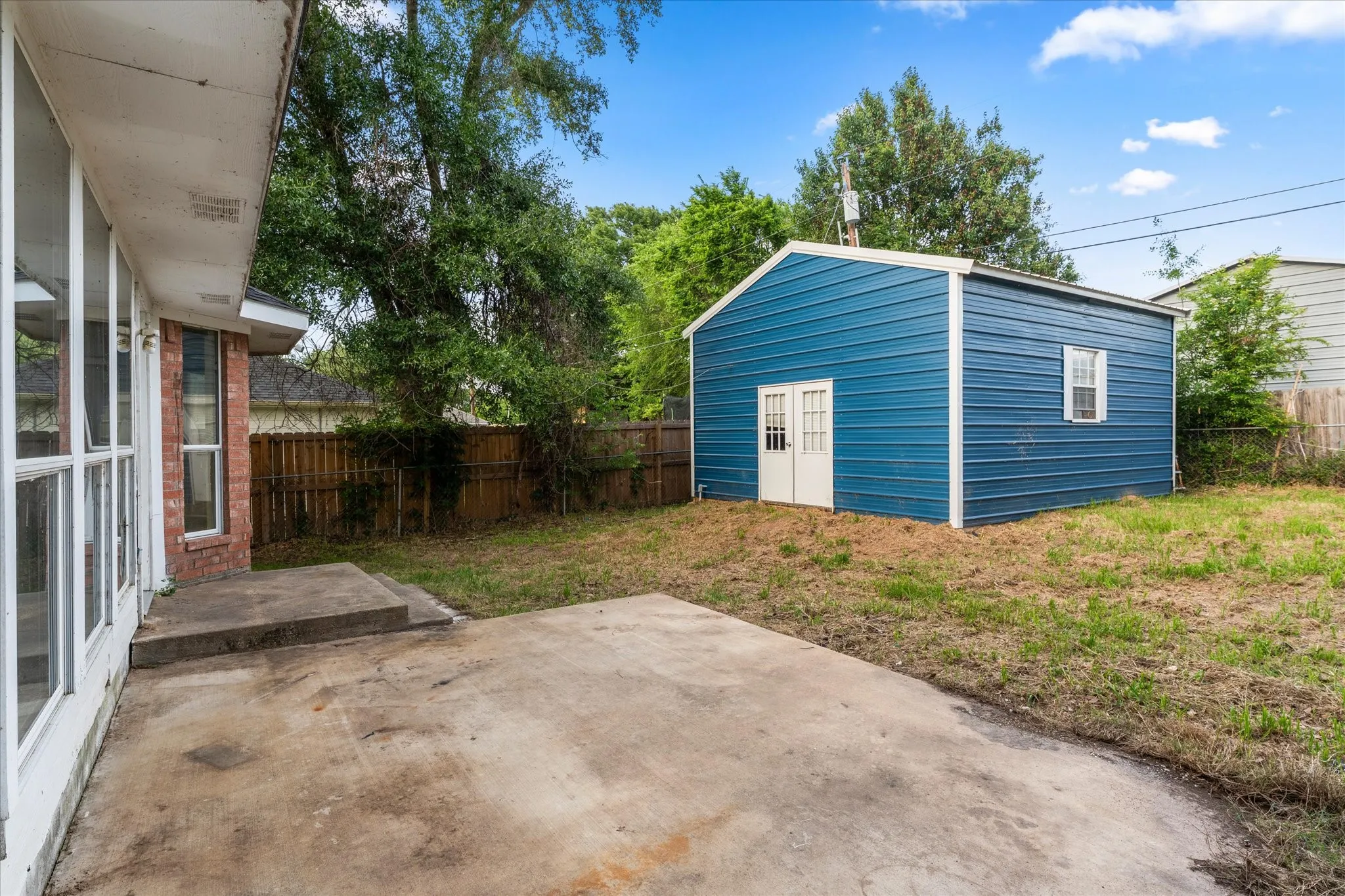 Single Family Residence For Sale in Henderson County , 316 Coral Reef Street, Gun Barrel City, Texas 75156, 3 Bedroom, 2 Bathroom, Garage spaces, 1,472 Sqft, built in 2001, Preowned, mls#21251888, Real Estate Agent in Gun Barrel City, Homes For Sale in Henderson county, Homes For Sale in Gun Barrel City, Realtor in Gun Barrel City Texas, Real Estate Brokerage Independent Realty Texas, Luminita Cordes Realtor
