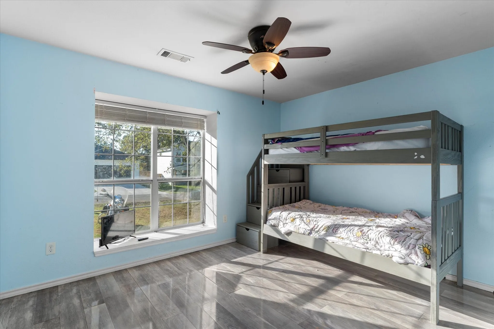 Single Family Residence For Sale in Henderson County , 316 Coral Reef Street, Gun Barrel City, Texas 75156, 3 Bedroom, 2 Bathroom, Garage spaces, 1,472 Sqft, built in 2001, Preowned, mls#21251888, Real Estate Agent in Gun Barrel City, Homes For Sale in Henderson county, Homes For Sale in Gun Barrel City, Realtor in Gun Barrel City Texas, Real Estate Brokerage Independent Realty Texas, Luminita Cordes Realtor