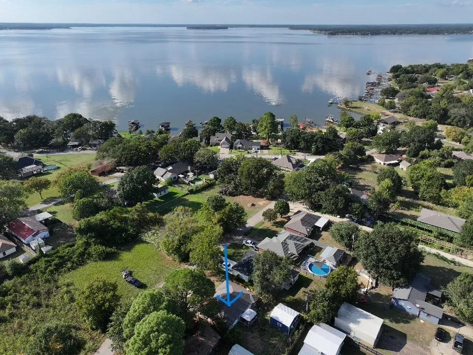 Single Family Residence For Sale in Henderson County , 316 Coral Reef Street, Gun Barrel City, Texas 75156, 3 Bedroom, 2 Bathroom, Garage spaces, 1,472 Sqft, built in 2001, Preowned, mls#21251888, Real Estate Agent in Gun Barrel City, Homes For Sale in Henderson county, Homes For Sale in Gun Barrel City, Realtor in Gun Barrel City Texas, Real Estate Brokerage Independent Realty Texas, Luminita Cordes Realtor