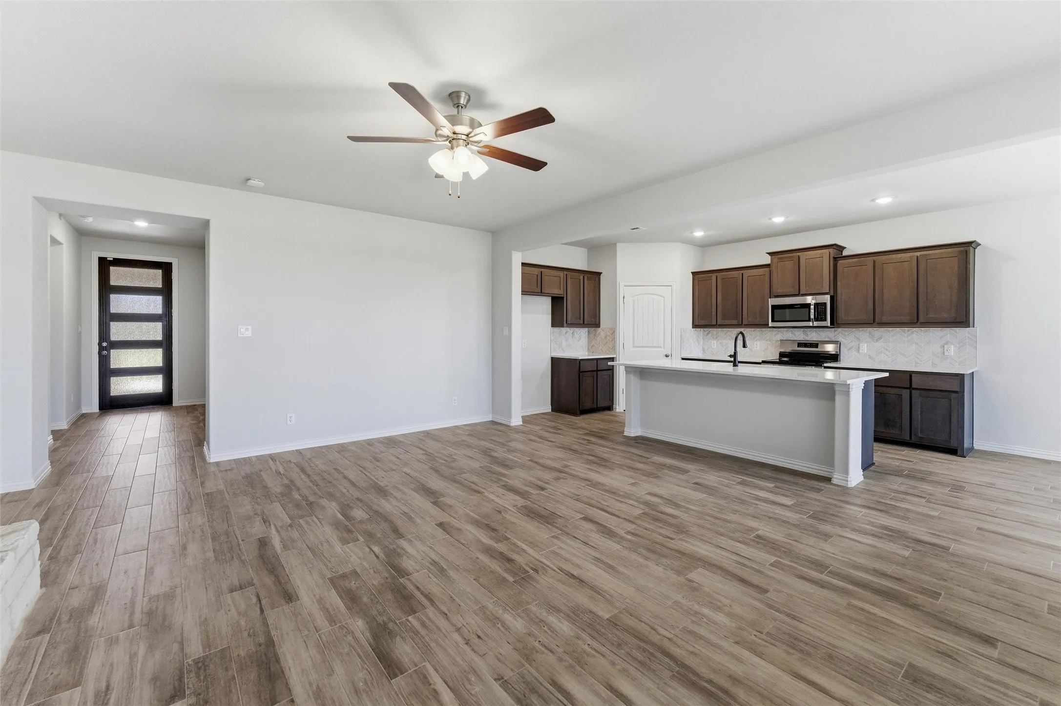 Single Family Residence For Sale in Parker County , 1233 Sabine River Lane, Springtown, Texas 76082, 4 Bedroom, 2 Bathroom, 2 Garage spaces, 1,939 Sqft, built in 2026, New Construction - Complete, mls#21251897, Real Estate Agent in Springtown, Homes For Sale in Parker county, Homes For Sale in Springtown, Realtor in Springtown Texas, Real Estate Brokerage Independent Realty Texas, Luminita Cordes Realtor
