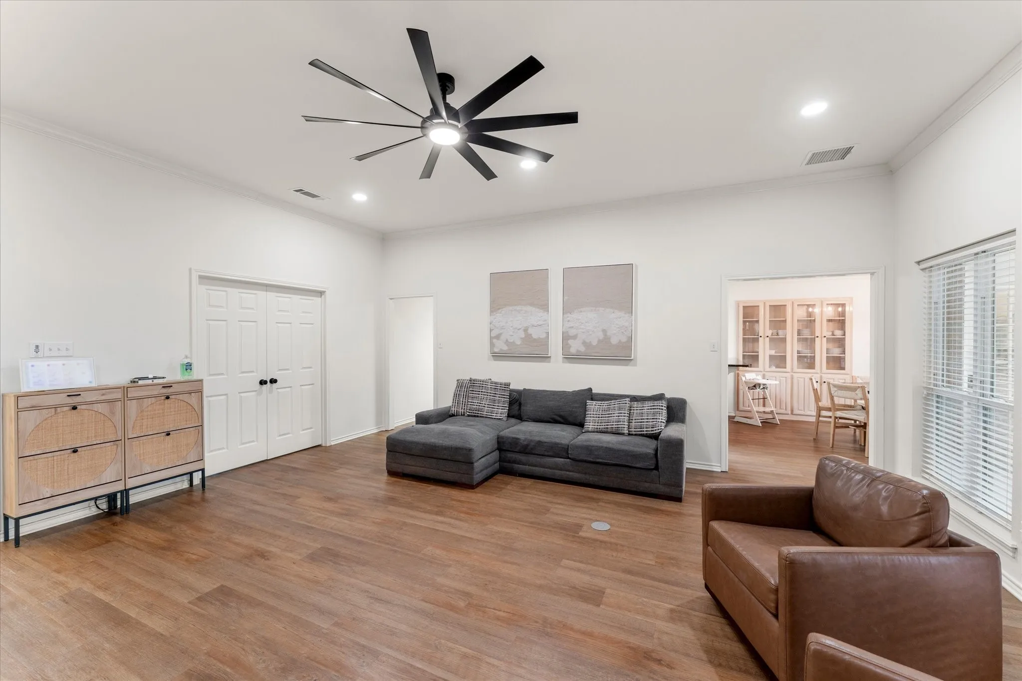Single Family Residence For Sale in Titus County , 216 TURNBERRY, Mt Pleasant, Texas 75455, 4 Bedroom, 3 Bathroom, Garage spaces, 2,513 Sqft, built in 1990, Price $499,000, mls#21252016, Real Estate Agent in Mt Pleasant, Homes For Sale in Titus county, Homes For Sale in Mt Pleasant, Realtor in Mt Pleasant Texas, Real Estate Brokerage Independent Realty Texas, Luminita Cordes Realtor