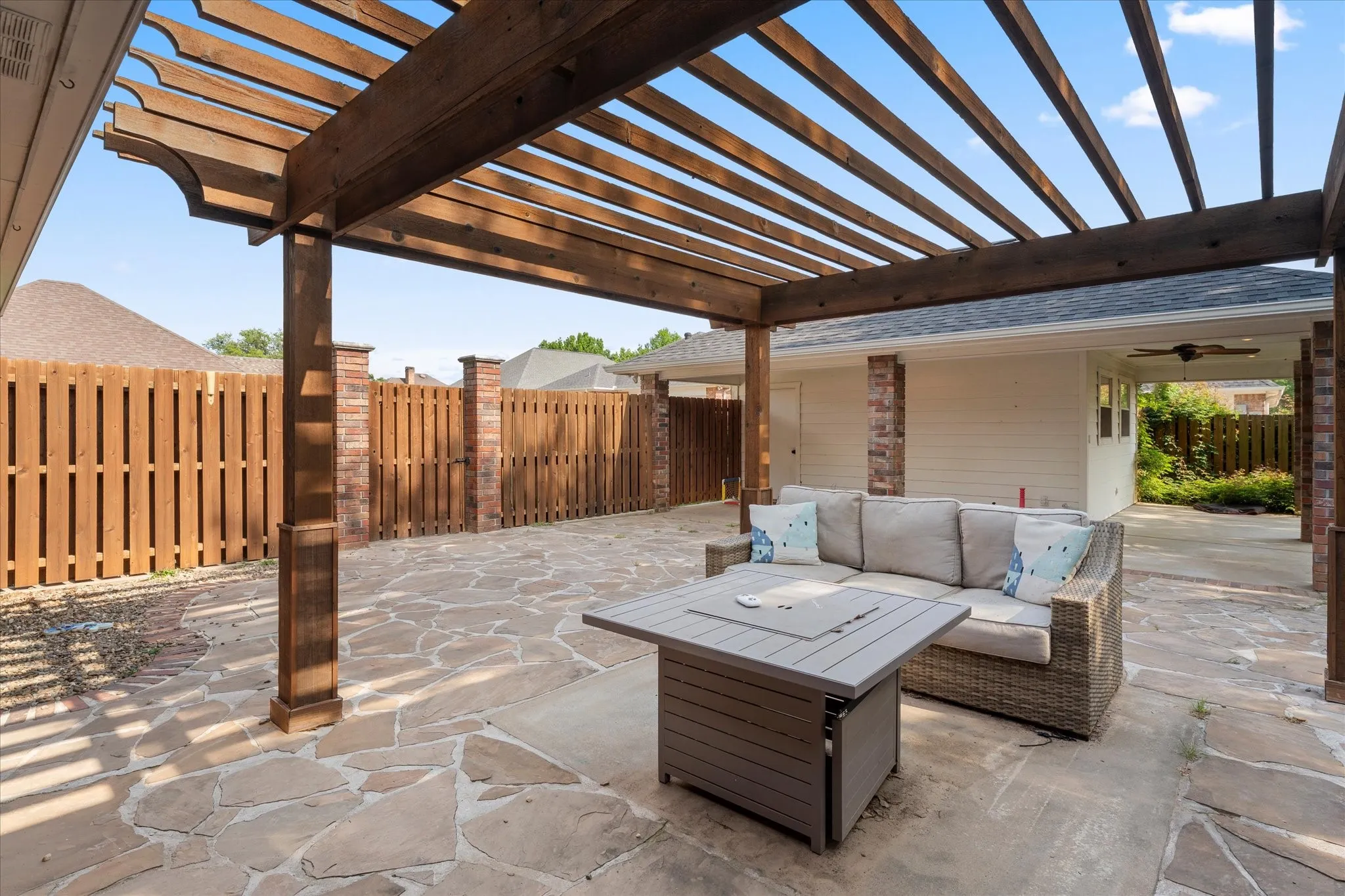 Single Family Residence For Sale in Titus County , 216 TURNBERRY, Mt Pleasant, Texas 75455, 4 Bedroom, 3 Bathroom, Garage spaces, 2,513 Sqft, built in 1990, Price $499,000, mls#21252016, Real Estate Agent in Mt Pleasant, Homes For Sale in Titus county, Homes For Sale in Mt Pleasant, Realtor in Mt Pleasant Texas, Real Estate Brokerage Independent Realty Texas, Luminita Cordes Realtor