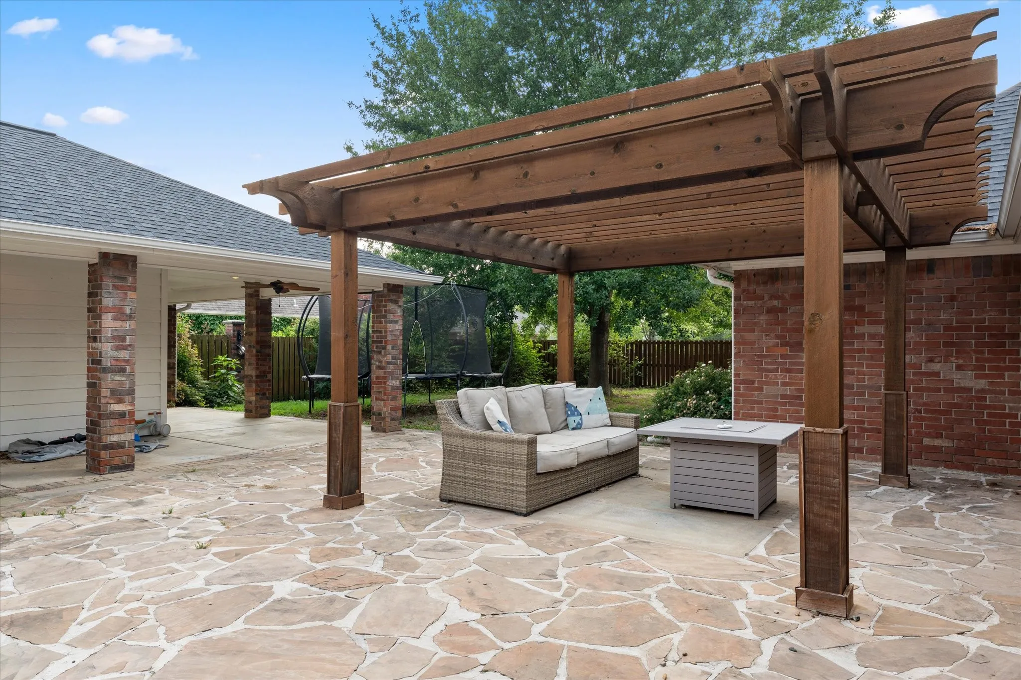 Single Family Residence For Sale in Titus County , 216 TURNBERRY, Mt Pleasant, Texas 75455, 4 Bedroom, 3 Bathroom, Garage spaces, 2,513 Sqft, built in 1990, Price $499,000, mls#21252016, Real Estate Agent in Mt Pleasant, Homes For Sale in Titus county, Homes For Sale in Mt Pleasant, Realtor in Mt Pleasant Texas, Real Estate Brokerage Independent Realty Texas, Luminita Cordes Realtor