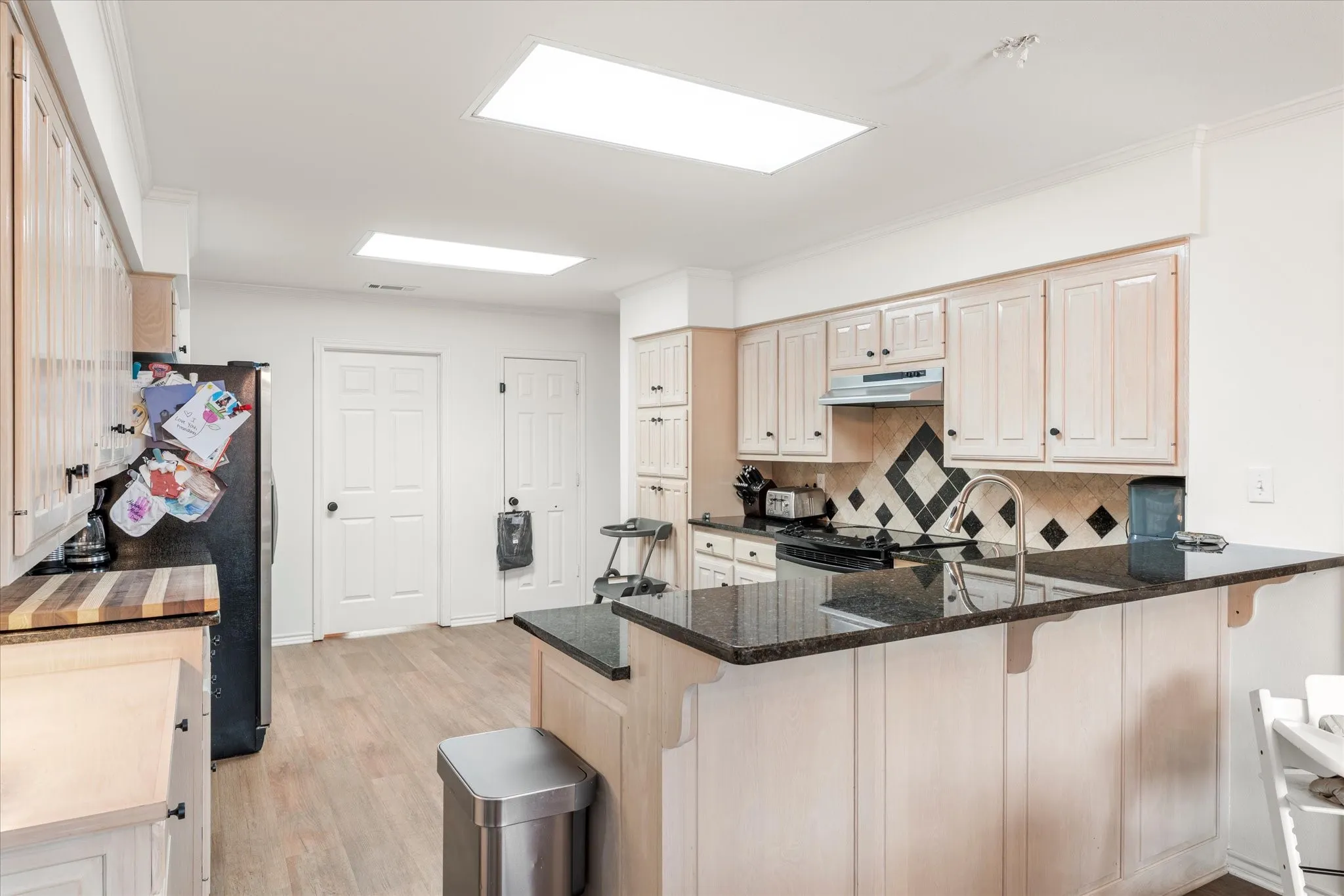 Single Family Residence For Sale in Titus County , 216 TURNBERRY, Mt Pleasant, Texas 75455, 4 Bedroom, 3 Bathroom, Garage spaces, 2,513 Sqft, built in 1990, Price $499,000, mls#21252016, Real Estate Agent in Mt Pleasant, Homes For Sale in Titus county, Homes For Sale in Mt Pleasant, Realtor in Mt Pleasant Texas, Real Estate Brokerage Independent Realty Texas, Luminita Cordes Realtor