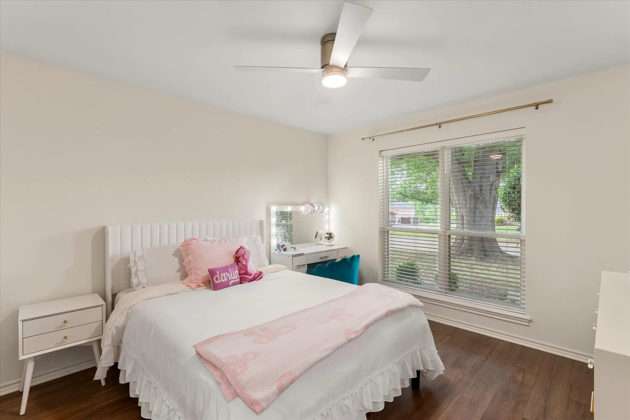 Single Family Residence For Sale in Titus County , 216 TURNBERRY, Mt Pleasant, Texas 75455, 4 Bedroom, 3 Bathroom, Garage spaces, 2,513 Sqft, built in 1990, Price $499,000, mls#21252016, Real Estate Agent in Mt Pleasant, Homes For Sale in Titus county, Homes For Sale in Mt Pleasant, Realtor in Mt Pleasant Texas, Real Estate Brokerage Independent Realty Texas, Luminita Cordes Realtor