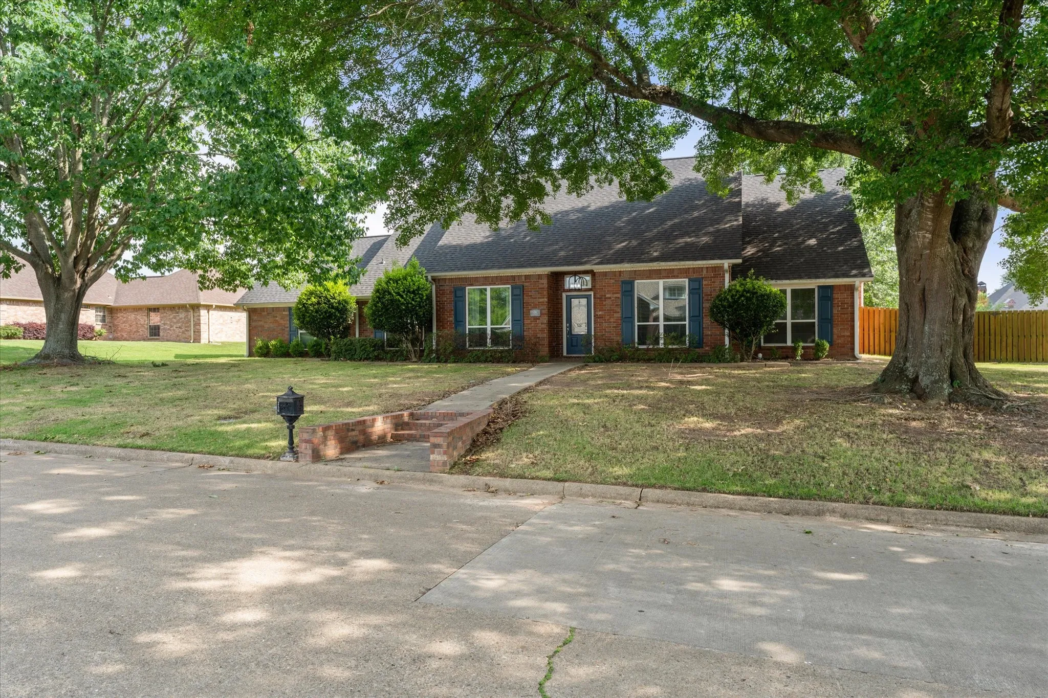 Single Family Residence For Sale in Titus County , 216 TURNBERRY, Mt Pleasant, Texas 75455, 4 Bedroom, 3 Bathroom, Garage spaces, 2,513 Sqft, built in 1990, Price $499,000, mls#21252016, Real Estate Agent in Mt Pleasant, Homes For Sale in Titus county, Homes For Sale in Mt Pleasant, Realtor in Mt Pleasant Texas, Real Estate Brokerage Independent Realty Texas, Luminita Cordes Realtor