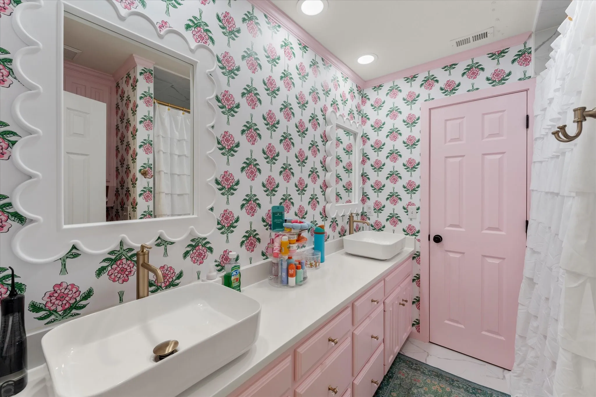 Single Family Residence For Sale in Titus County , 216 TURNBERRY, Mt Pleasant, Texas 75455, 4 Bedroom, 3 Bathroom, Garage spaces, 2,513 Sqft, built in 1990, Price $499,000, mls#21252016, Real Estate Agent in Mt Pleasant, Homes For Sale in Titus county, Homes For Sale in Mt Pleasant, Realtor in Mt Pleasant Texas, Real Estate Brokerage Independent Realty Texas, Luminita Cordes Realtor