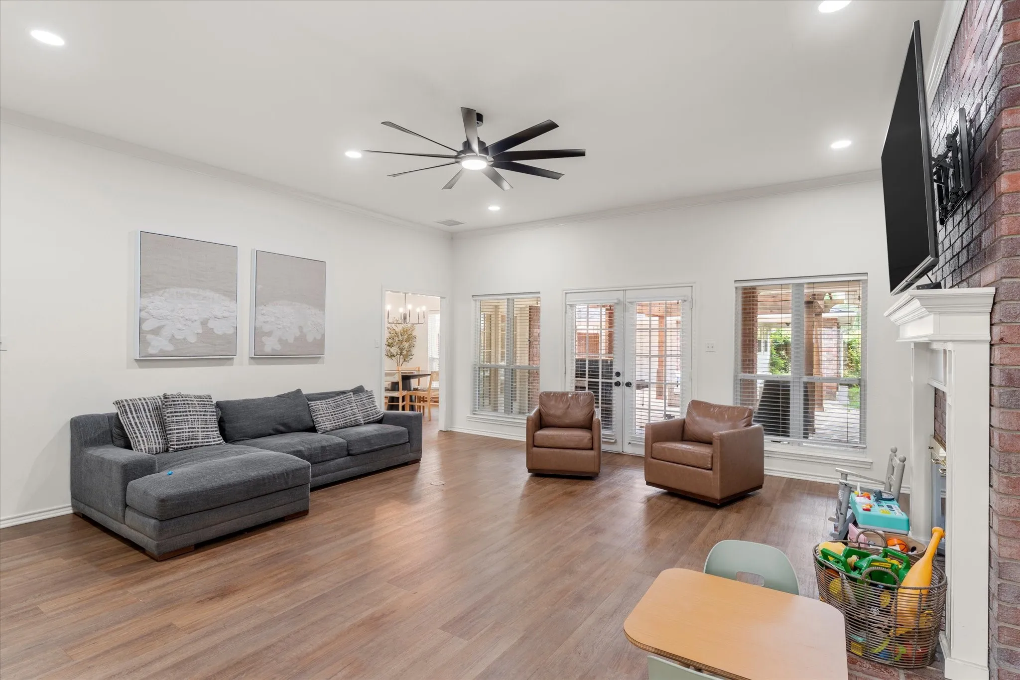 Single Family Residence For Sale in Titus County , 216 TURNBERRY, Mt Pleasant, Texas 75455, 4 Bedroom, 3 Bathroom, Garage spaces, 2,513 Sqft, built in 1990, Price $499,000, mls#21252016, Real Estate Agent in Mt Pleasant, Homes For Sale in Titus county, Homes For Sale in Mt Pleasant, Realtor in Mt Pleasant Texas, Real Estate Brokerage Independent Realty Texas, Luminita Cordes Realtor