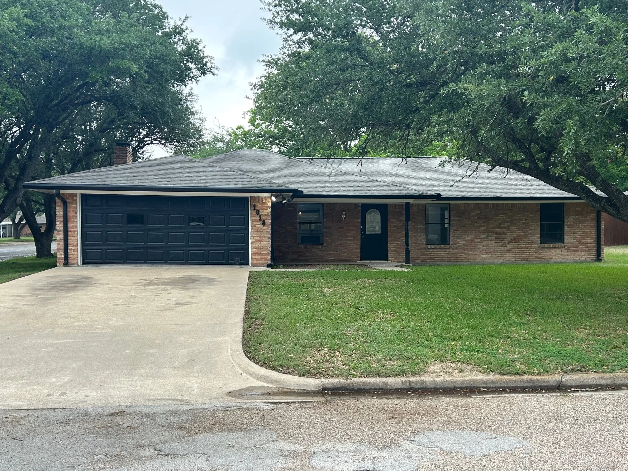 Single Family Residence For Sale in Limestone County , 1018 Clark, Mexia, Texas 76667, 4 Bedroom, 3 Bathroom, 2 Garage spaces, 1,975 Sqft, built in 1984, mls#21252050, Real Estate Agent in Mexia, Homes For Sale in Limestone county, Homes For Sale in Mexia, Realtor in Mexia Texas, Real Estate Brokerage Independent Realty Texas, Luminita Cordes Realtor