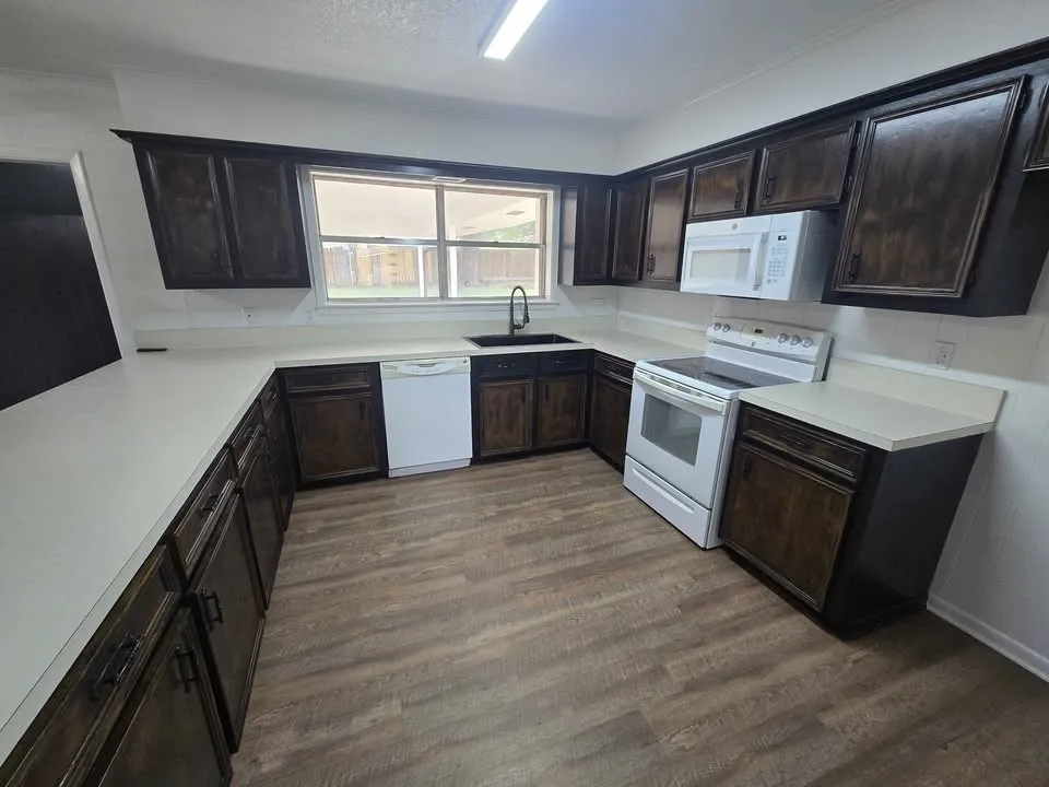 Single Family Residence For Sale in Limestone County , 1018 Clark, Mexia, Texas 76667, 4 Bedroom, 3 Bathroom, 2 Garage spaces, 1,975 Sqft, built in 1984, mls#21252050, Real Estate Agent in Mexia, Homes For Sale in Limestone county, Homes For Sale in Mexia, Realtor in Mexia Texas, Real Estate Brokerage Independent Realty Texas, Luminita Cordes Realtor