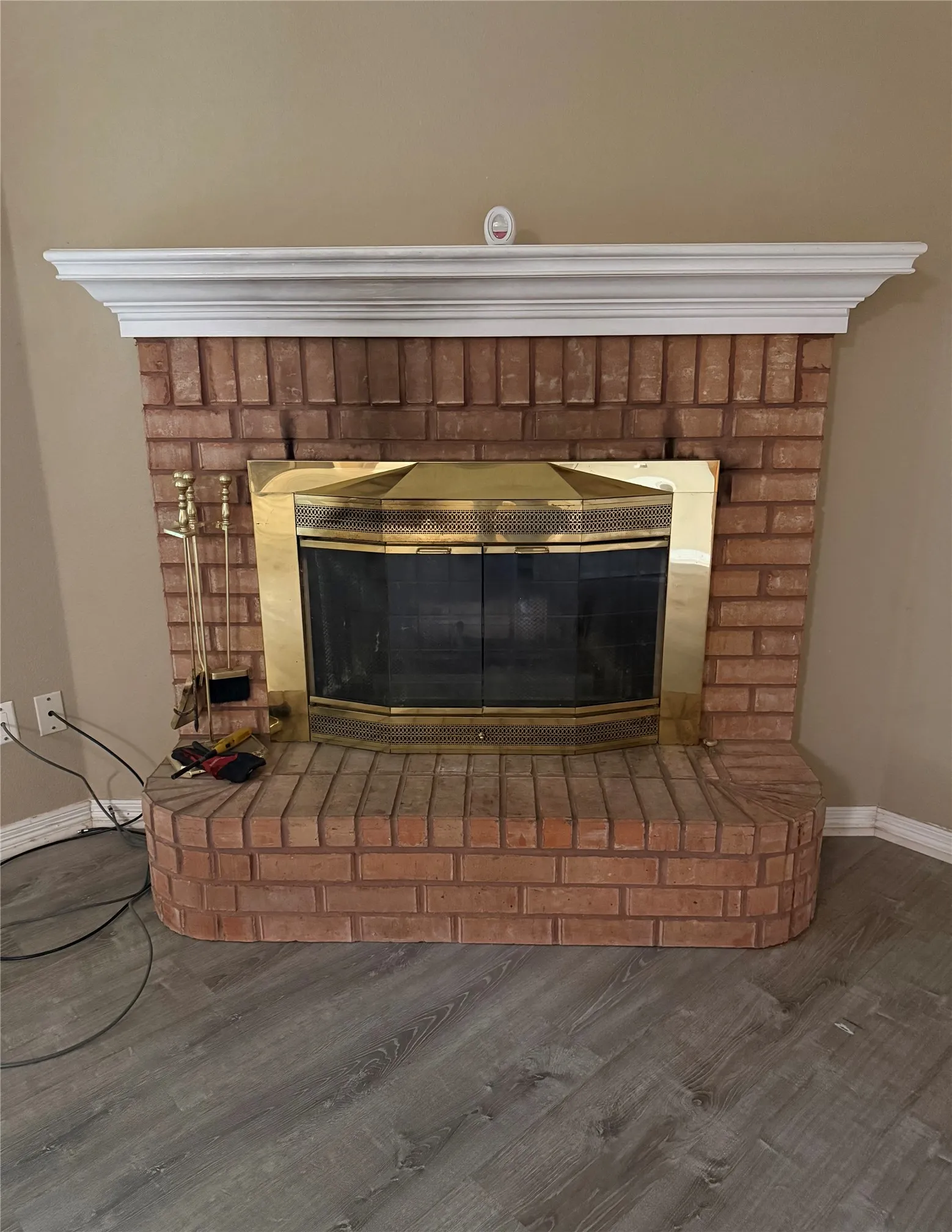 Single Family Residence For Sale in Ellis County , 202 Castleridge Drive, Red Oak, Texas 75154, 3 Bedroom, 2 Bathroom, 2 Garage spaces, 1,420 Sqft, built in 1997, Preowned, mls#21248803, Real Estate Agent in Red Oak, Homes For Sale in Ellis county, Homes For Sale in Red Oak, Realtor in Red Oak Texas, Real Estate Brokerage Independent Realty Texas, Luminita Cordes Realtor