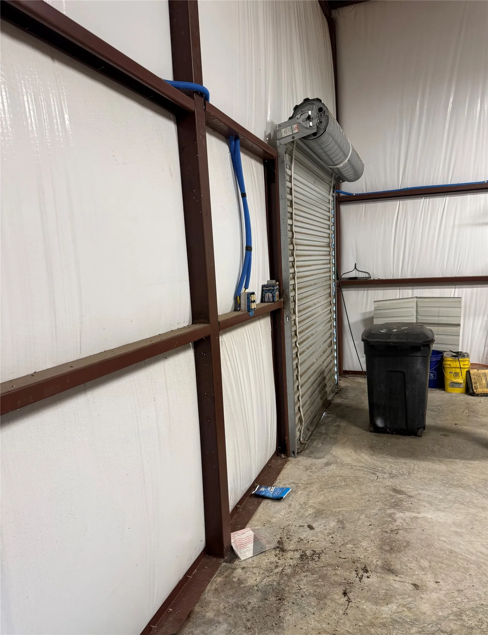 Single Family Residence For Sale in Ellis County , 202 Castleridge Drive, Red Oak, Texas 75154, 3 Bedroom, 2 Bathroom, 2 Garage spaces, 1,420 Sqft, built in 1997, Preowned, mls#21248803, Real Estate Agent in Red Oak, Homes For Sale in Ellis county, Homes For Sale in Red Oak, Realtor in Red Oak Texas, Real Estate Brokerage Independent Realty Texas, Luminita Cordes Realtor