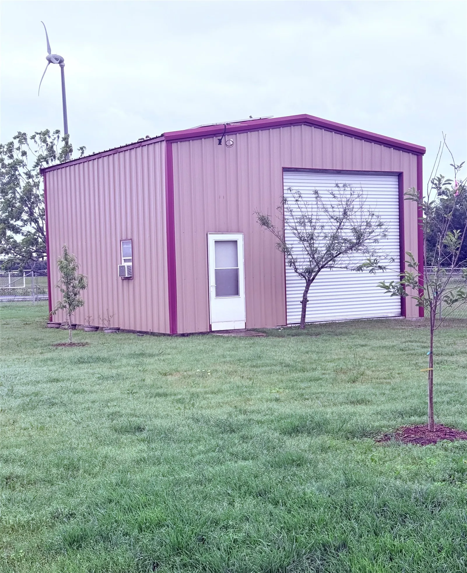 Single Family Residence For Sale in Ellis County , 202 Castleridge Drive, Red Oak, Texas 75154, 3 Bedroom, 2 Bathroom, 2 Garage spaces, 1,420 Sqft, built in 1997, Preowned, mls#21248803, Real Estate Agent in Red Oak, Homes For Sale in Ellis county, Homes For Sale in Red Oak, Realtor in Red Oak Texas, Real Estate Brokerage Independent Realty Texas, Luminita Cordes Realtor
