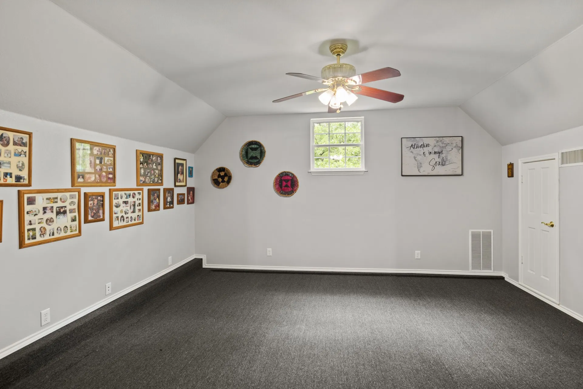 Single Family Residence For Sale in Titus County , 65 CR 2835, Pittsburg, Texas 75686, 4 Bedroom, 2 Bathroom, 2 Garage spaces, 3,161 Sqft, built in 2002, Preowned, mls#21252027, Real Estate Agent in Pittsburg, Homes For Sale in Titus county, Homes For Sale in Pittsburg, Realtor in Pittsburg Texas, Real Estate Brokerage Independent Realty Texas, Luminita Cordes Realtor