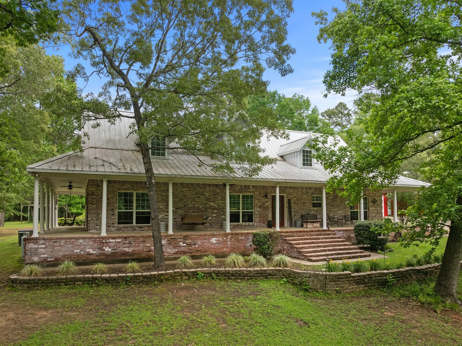 Single Family Residence For Sale in Titus County , 65 CR 2835, Pittsburg, Texas 75686, 4 Bedroom, 2 Bathroom, 2 Garage spaces, 3,161 Sqft, built in 2002, Preowned, mls#21252027, Real Estate Agent in Pittsburg, Homes For Sale in Titus county, Homes For Sale in Pittsburg, Realtor in Pittsburg Texas, Real Estate Brokerage Independent Realty Texas, Luminita Cordes Realtor
