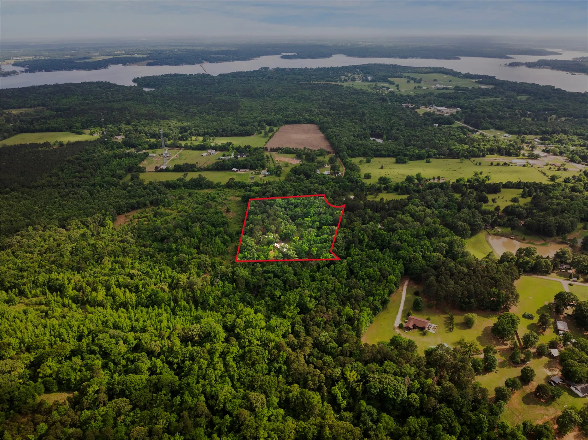 Single Family Residence For Sale in Titus County , 65 CR 2835, Pittsburg, Texas 75686, 4 Bedroom, 2 Bathroom, 2 Garage spaces, 3,161 Sqft, built in 2002, Preowned, mls#21252027, Real Estate Agent in Pittsburg, Homes For Sale in Titus county, Homes For Sale in Pittsburg, Realtor in Pittsburg Texas, Real Estate Brokerage Independent Realty Texas, Luminita Cordes Realtor