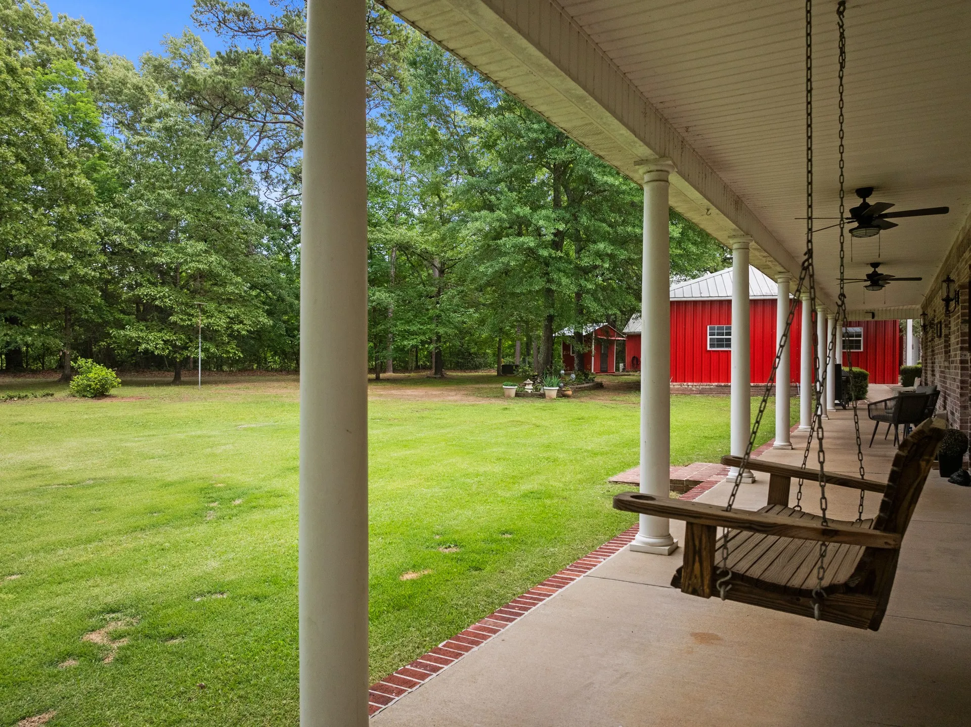 Single Family Residence For Sale in Titus County , 65 CR 2835, Pittsburg, Texas 75686, 4 Bedroom, 2 Bathroom, 2 Garage spaces, 3,161 Sqft, built in 2002, Preowned, mls#21252027, Real Estate Agent in Pittsburg, Homes For Sale in Titus county, Homes For Sale in Pittsburg, Realtor in Pittsburg Texas, Real Estate Brokerage Independent Realty Texas, Luminita Cordes Realtor