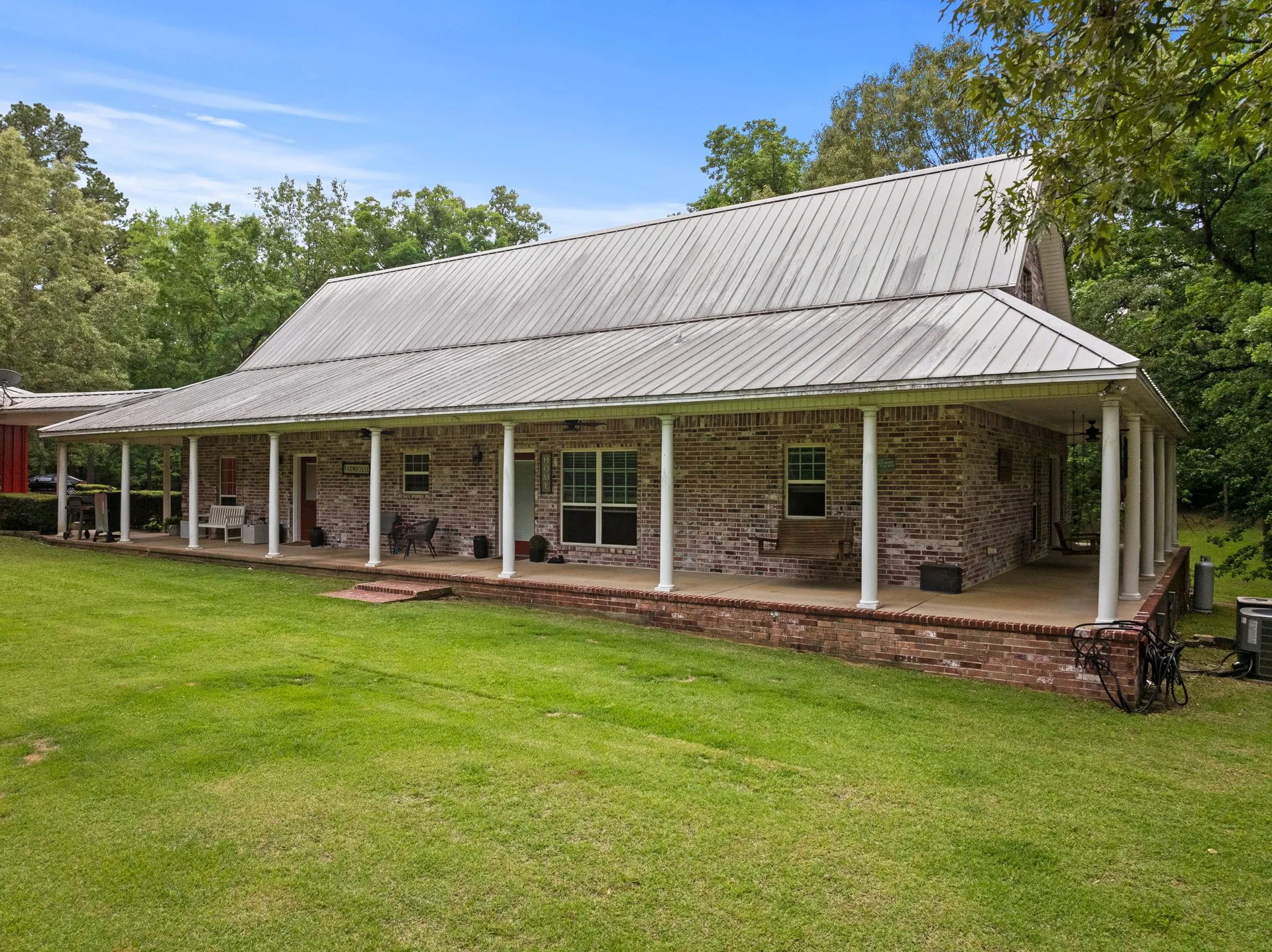 Single Family Residence For Sale in Titus County , 65 CR 2835, Pittsburg, Texas 75686, 4 Bedroom, 2 Bathroom, 2 Garage spaces, 3,161 Sqft, built in 2002, Preowned, mls#21252027, Real Estate Agent in Pittsburg, Homes For Sale in Titus county, Homes For Sale in Pittsburg, Realtor in Pittsburg Texas, Real Estate Brokerage Independent Realty Texas, Luminita Cordes Realtor