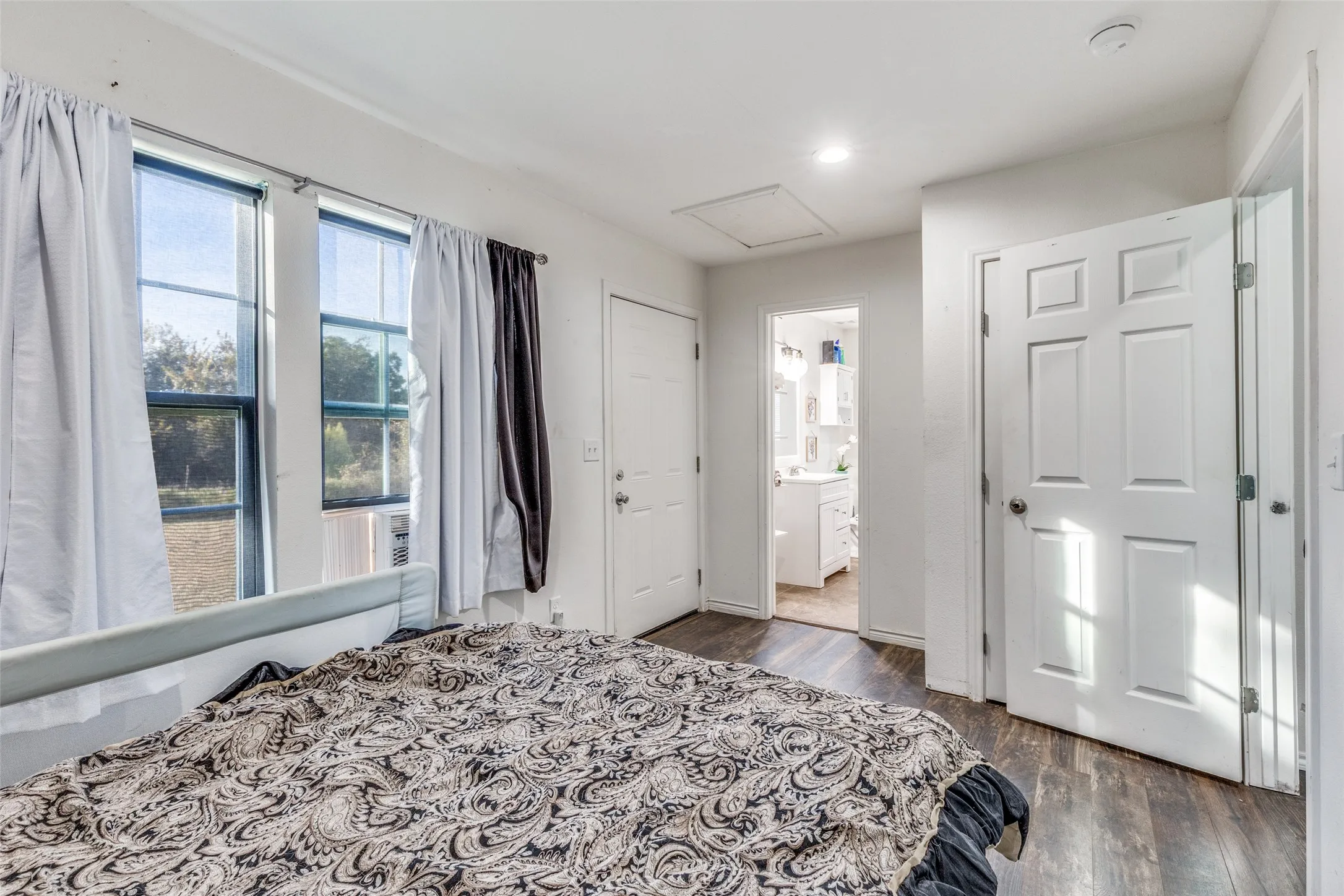 Single Family Residence For Sale in Wise County , 113 Mccrae Lane, Boyd, Texas 76023, 4 Bedroom, 3 Bathroom, Garage spaces, 1,864 Sqft, built in 2018, Preowned, mls#21252069, Real Estate Agent in Boyd, Homes For Sale in Wise county, Homes For Sale in Boyd, Realtor in Boyd Texas, Real Estate Brokerage Independent Realty Texas, Luminita Cordes Realtor
