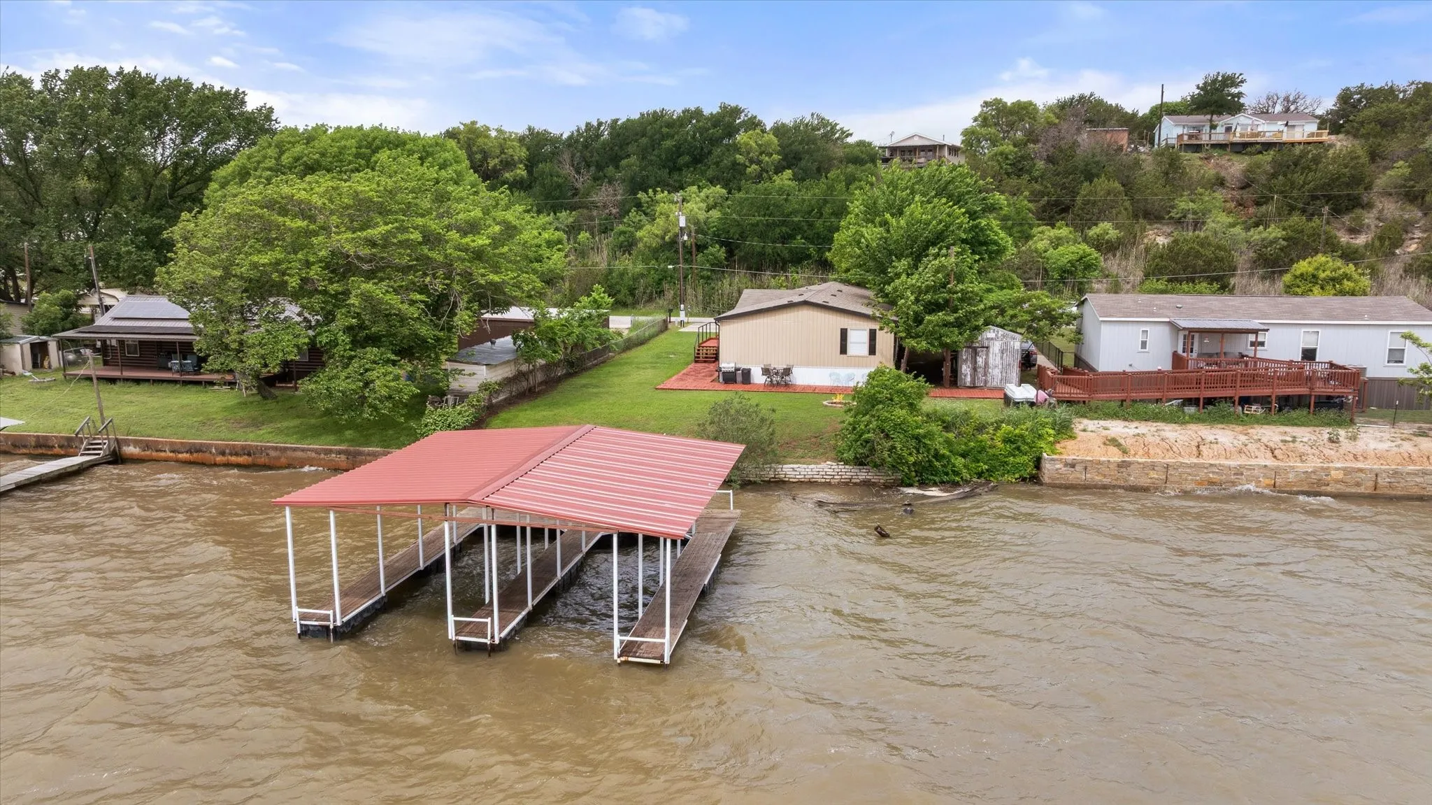 Single Family Residence For Sale in Hood County , 5821 Parkside Court, Granbury, Texas 76048, 5 Bedroom, 3 Bathroom, Garage spaces, 1,984 Sqft, built in 2001, mls#21249656, Real Estate Agent in Granbury, Homes For Sale in Hood county, Homes For Sale in Granbury, Realtor in Granbury Texas, Real Estate Brokerage Independent Realty Texas, Luminita Cordes Realtor