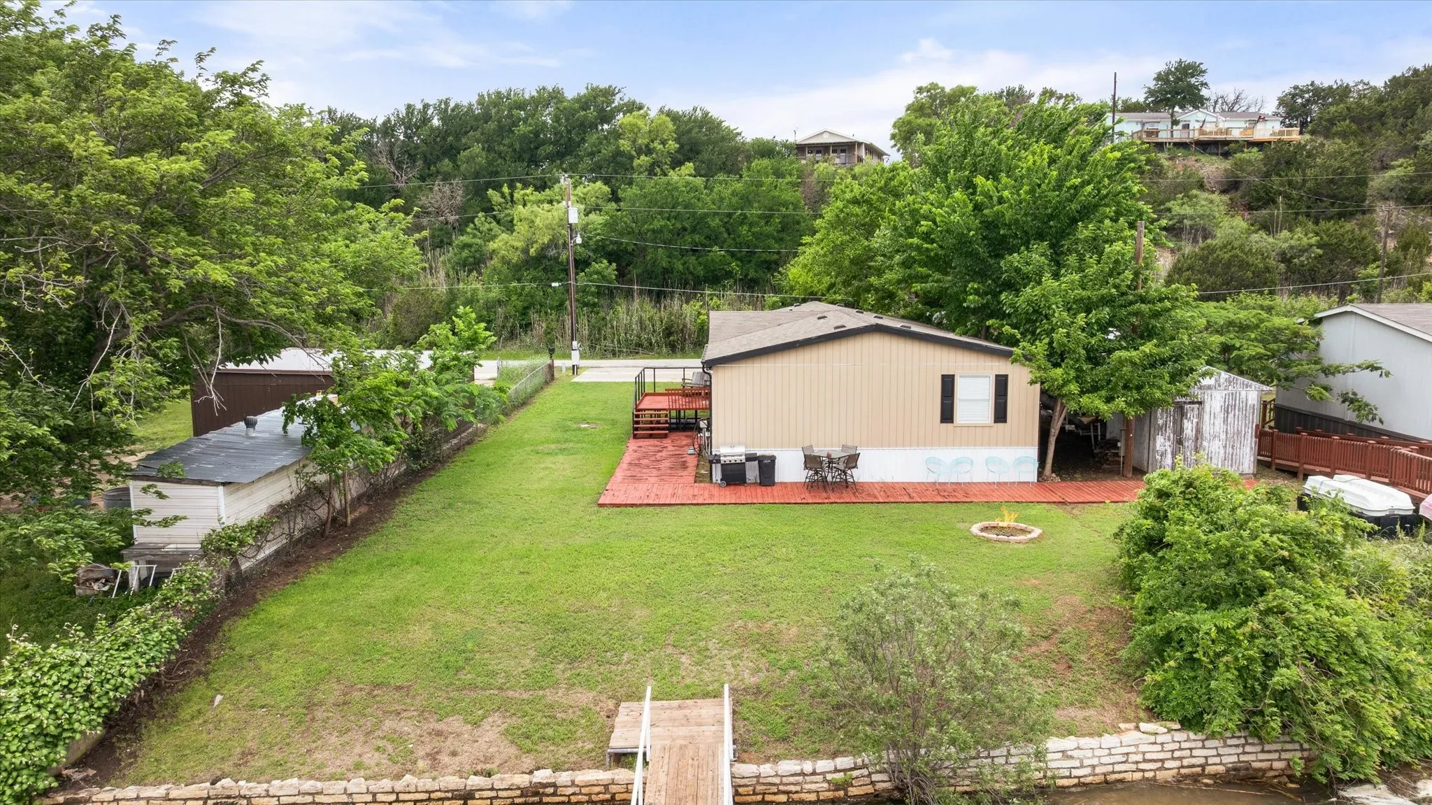 Single Family Residence For Sale in Hood County , 5821 Parkside Court, Granbury, Texas 76048, 5 Bedroom, 3 Bathroom, Garage spaces, 1,984 Sqft, built in 2001, mls#21249656, Real Estate Agent in Granbury, Homes For Sale in Hood county, Homes For Sale in Granbury, Realtor in Granbury Texas, Real Estate Brokerage Independent Realty Texas, Luminita Cordes Realtor