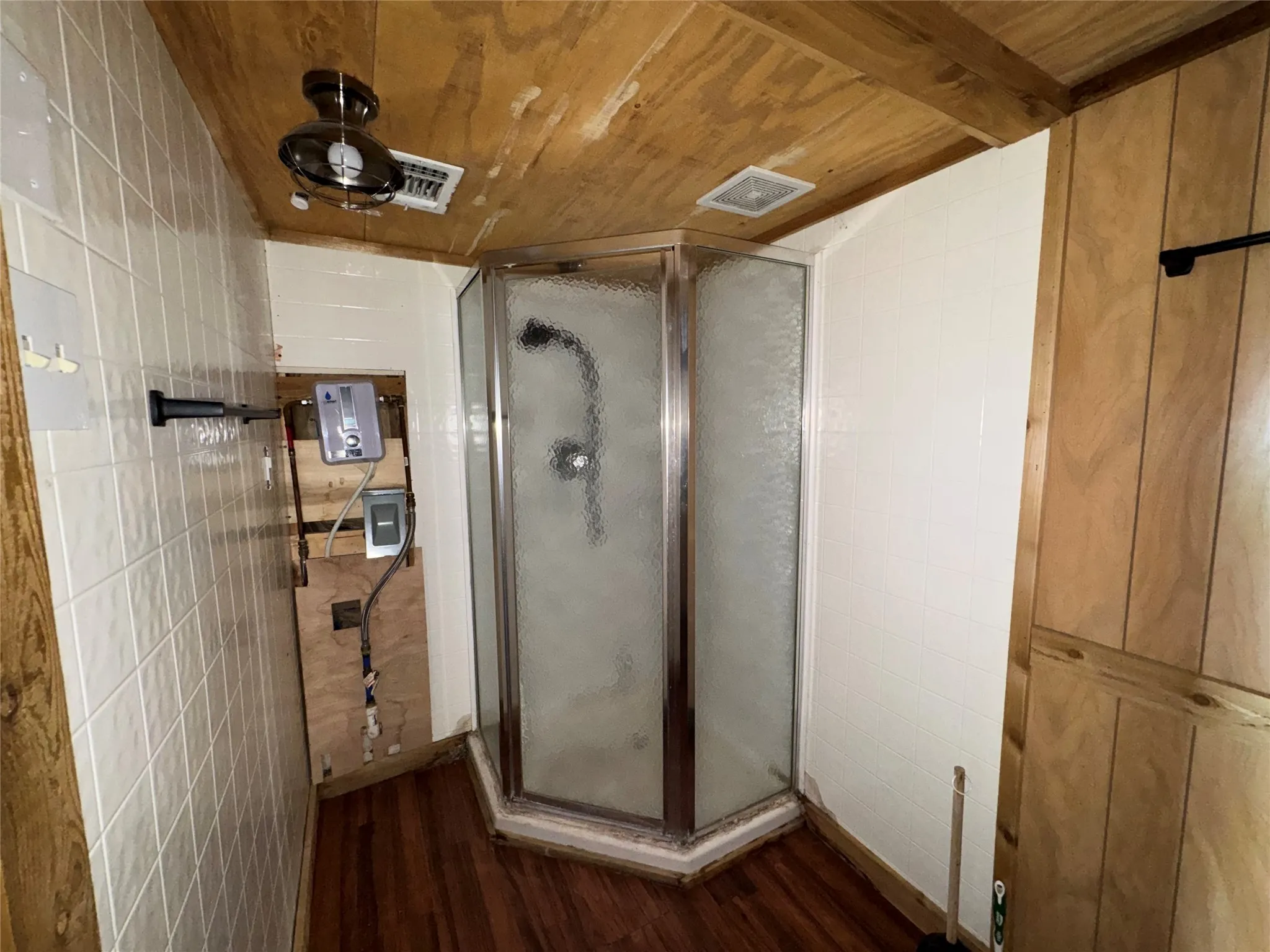 Office For Rent in Parker County , 10669 Mineral Wells Highway, Weatherford, Texas 76088, 0, 0, Garage spaces, 0 Sqft, built in 2000, Preowned, Price $1,800, mls#21251957, Real Estate Agent in Weatherford, Homes For Rent in Parker county, Homes For Rent in Weatherford, Realtor in Weatherford Texas, Real Estate Brokerage Independent Realty Texas, Luminita Cordes Realtor