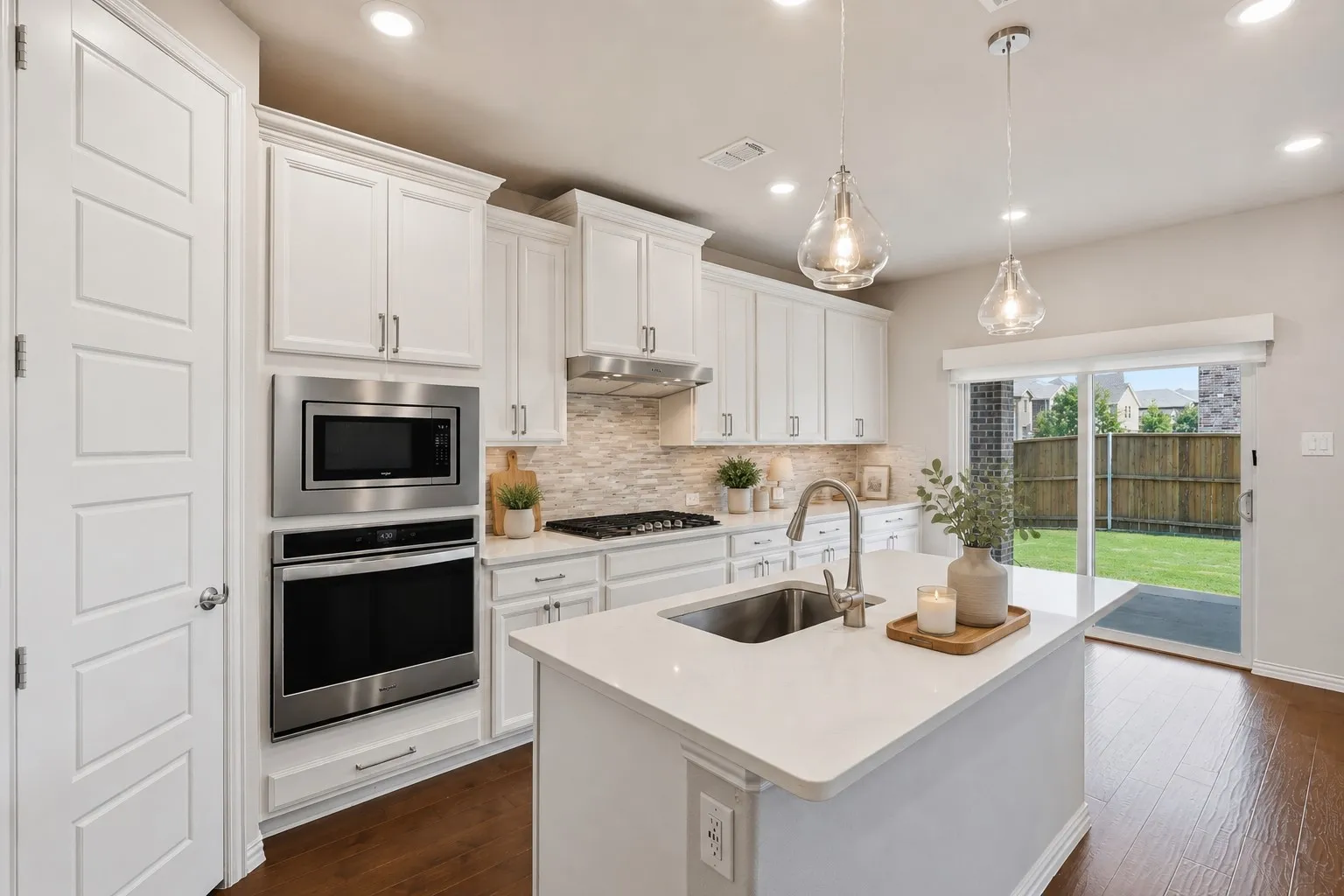 Single Family Residence For Sale in Denton County , 2564 Durango Drive, Carrollton, Texas 75010, 3 Bedroom, 3 Bathroom, 2 Garage spaces, 2,405 Sqft, built in 2019, mls#21250836, Real Estate Agent in Carrollton, Homes For Sale in Denton county, Homes For Sale in Carrollton, Realtor in Carrollton Texas, Real Estate Brokerage Independent Realty Texas, Luminita Cordes Realtor