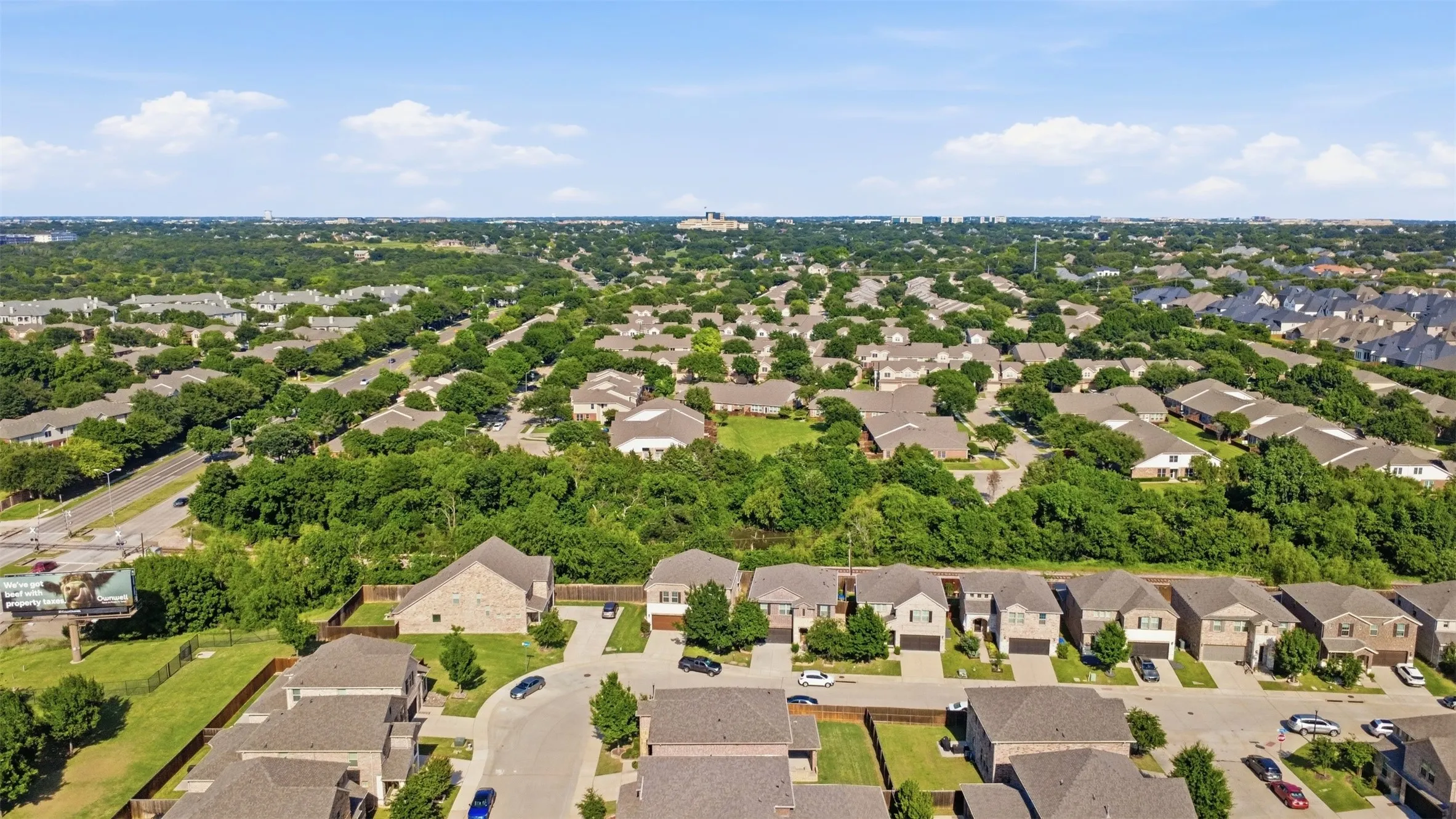 Single Family Residence For Sale in Denton County , 2564 Durango Drive, Carrollton, Texas 75010, 3 Bedroom, 3 Bathroom, 2 Garage spaces, 2,405 Sqft, built in 2019, mls#21250836, Real Estate Agent in Carrollton, Homes For Sale in Denton county, Homes For Sale in Carrollton, Realtor in Carrollton Texas, Real Estate Brokerage Independent Realty Texas, Luminita Cordes Realtor