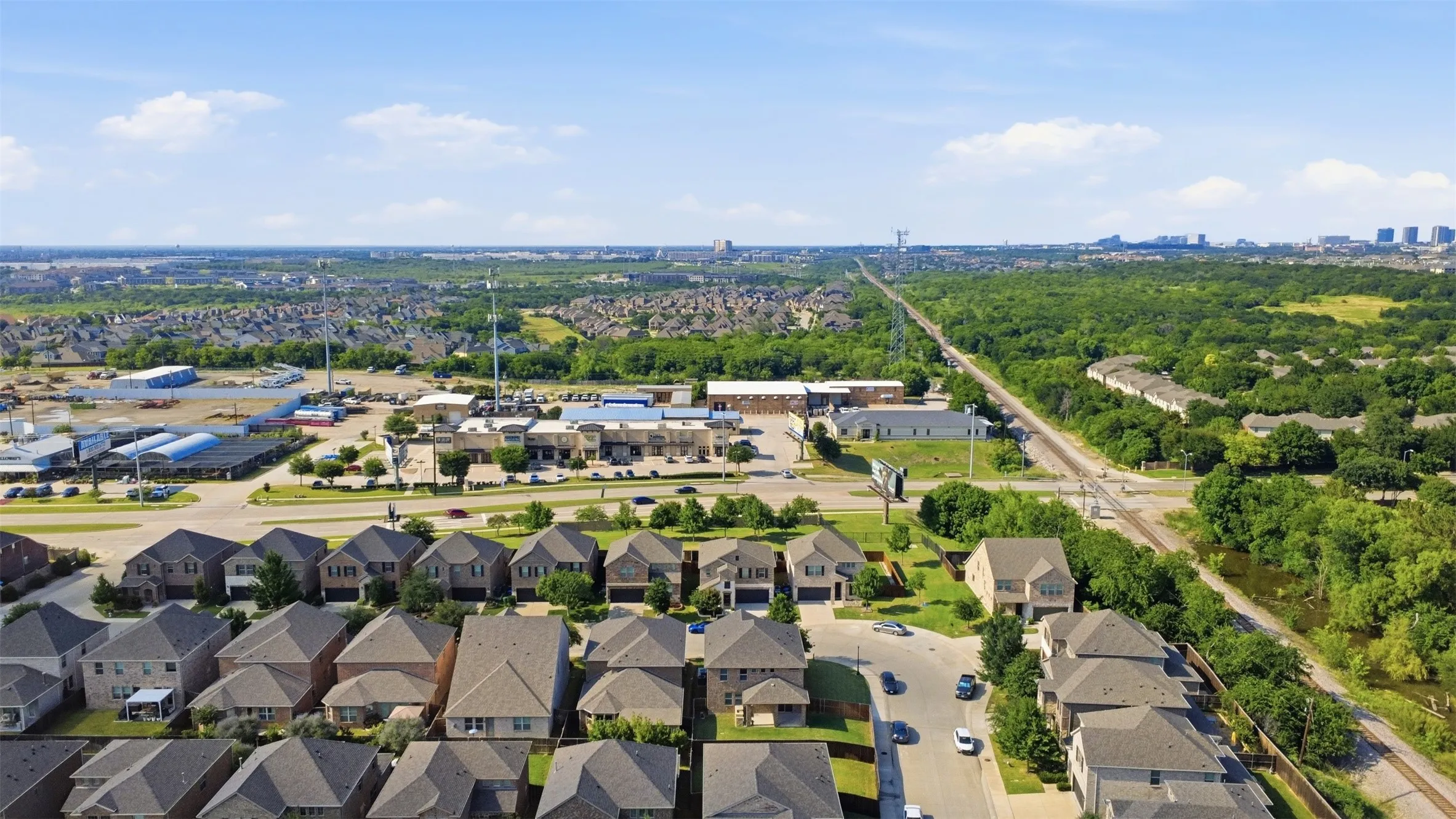 Single Family Residence For Sale in Denton County , 2564 Durango Drive, Carrollton, Texas 75010, 3 Bedroom, 3 Bathroom, 2 Garage spaces, 2,405 Sqft, built in 2019, mls#21250836, Real Estate Agent in Carrollton, Homes For Sale in Denton county, Homes For Sale in Carrollton, Realtor in Carrollton Texas, Real Estate Brokerage Independent Realty Texas, Luminita Cordes Realtor