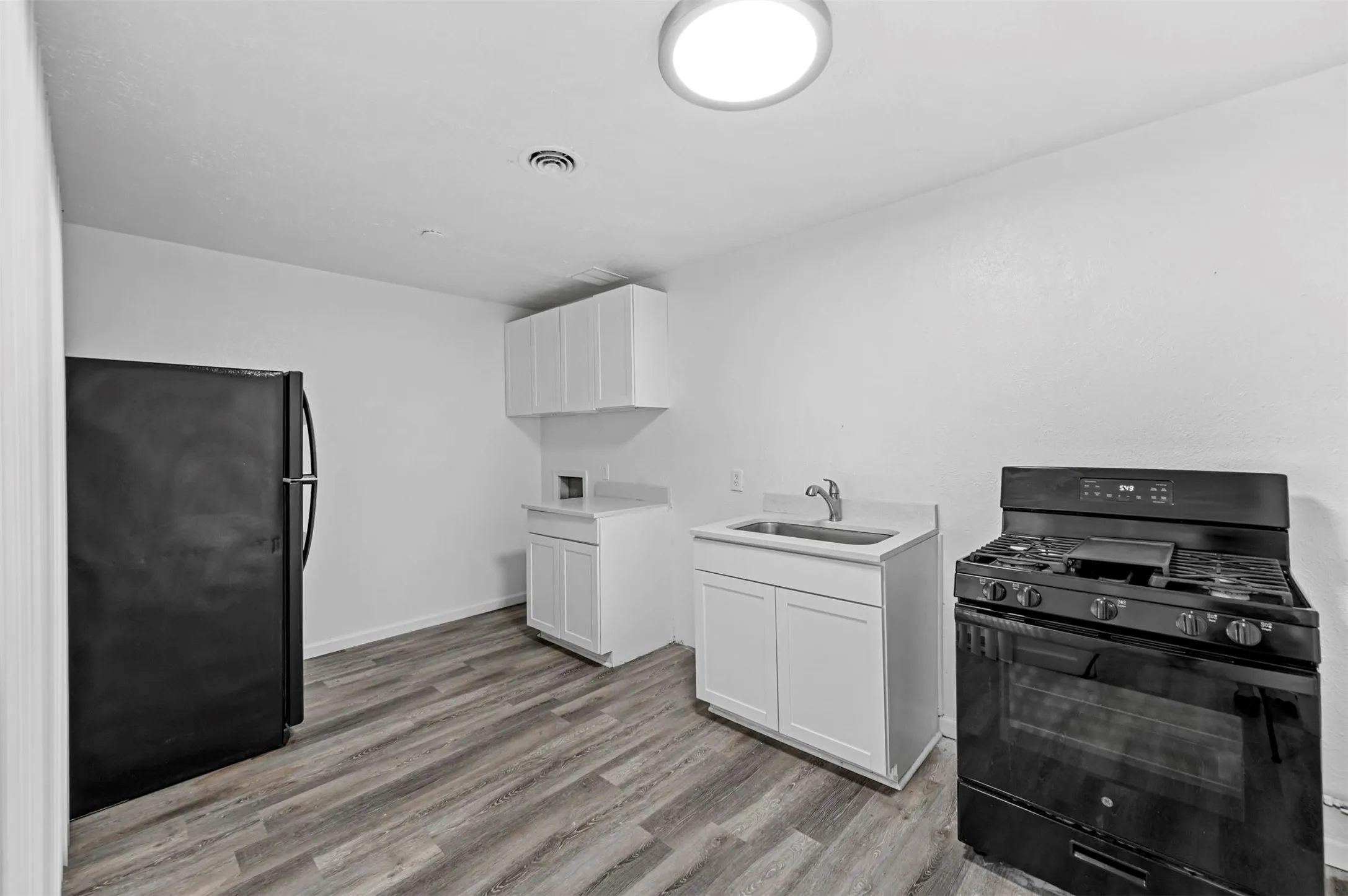 Duplex For Sale in Grayson County , 58 Pershing Drive, Denison, Texas 75020, 4 Bedrooms, 2 Bathrooms, 4 Garage spaces, 0 Sqft, built in 1945, Preowned, Price $210,000, mls#21225524, Real Estate Agent in Denison, Homes For Sale in Grayson county, Homes For Sale in Denison, Realtor in Denison Texas, Real Estate Brokerage Independent Realty Texas, Luminita Cordes Realtor