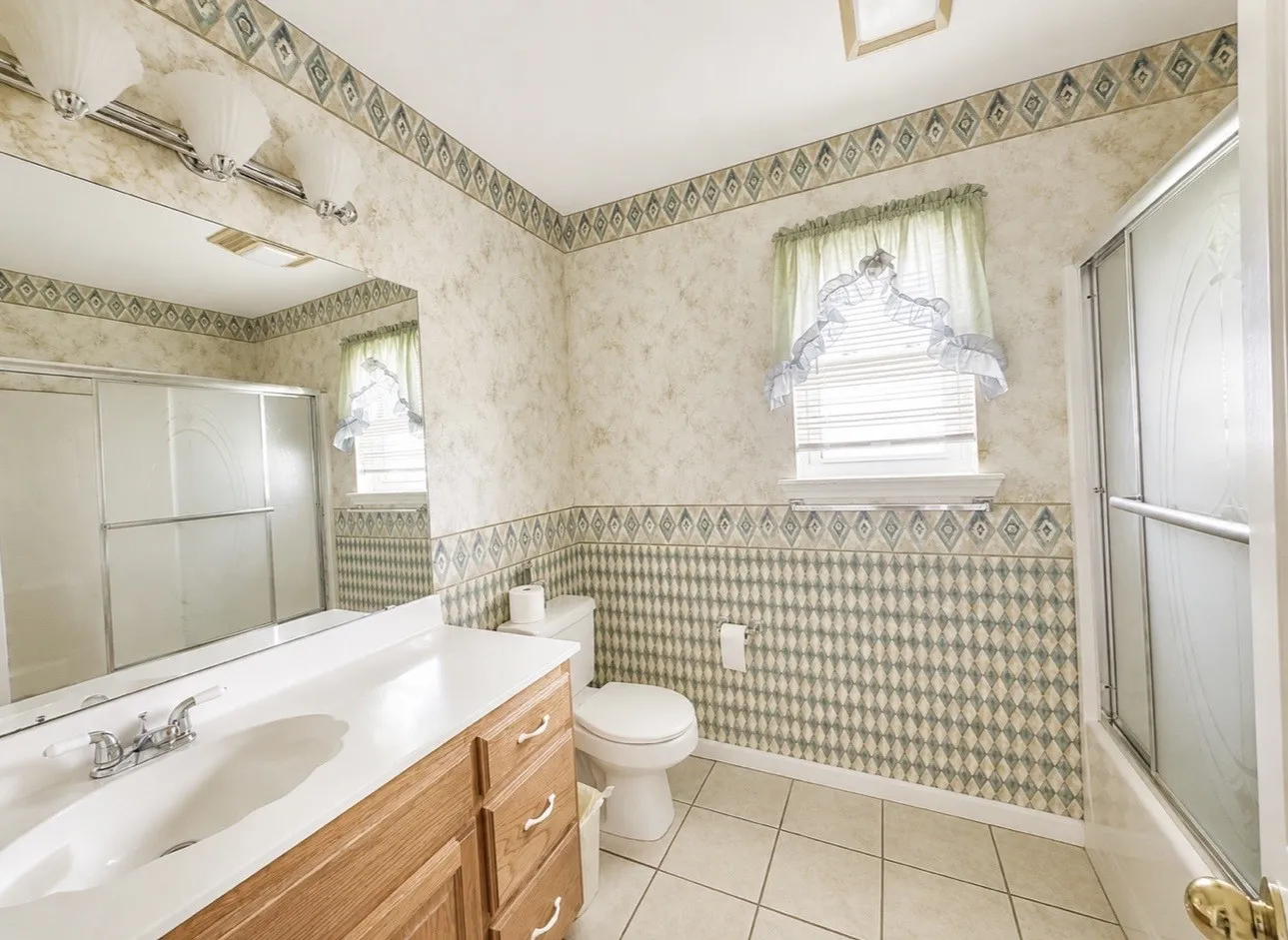 Single Family Residence For Sale in Comanche County , 101 Player, Comanche, Texas 76442, 3 Bedroom, 2 Bathroom, 2 Garage spaces, 1,671 Sqft, built in 2001, mls#21252201, Real Estate Agent in Comanche, Homes For Sale in Comanche county, Homes For Sale in Comanche, Realtor in Comanche Texas, Real Estate Brokerage Independent Realty Texas, Luminita Cordes Realtor