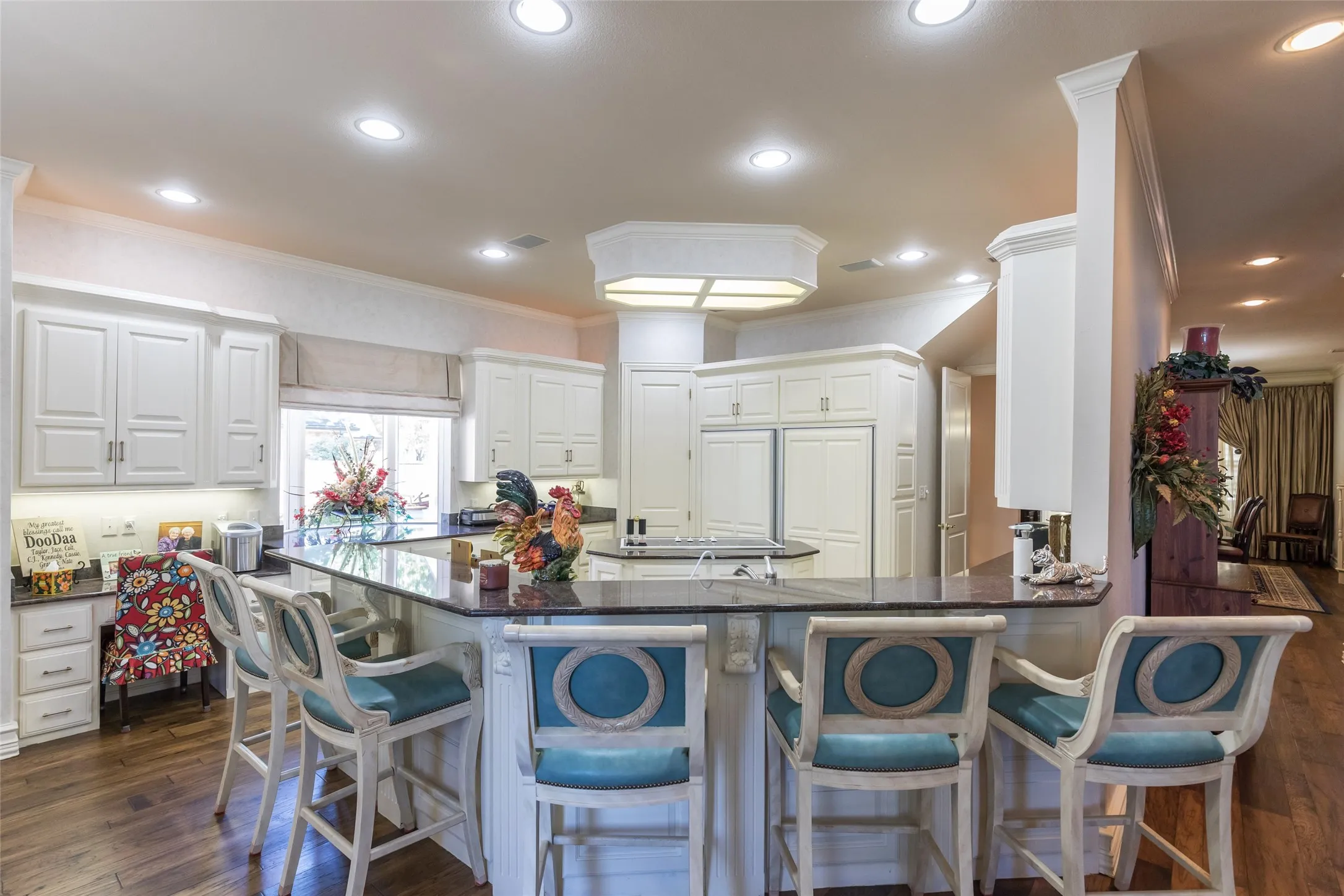 Large Breakfast bar