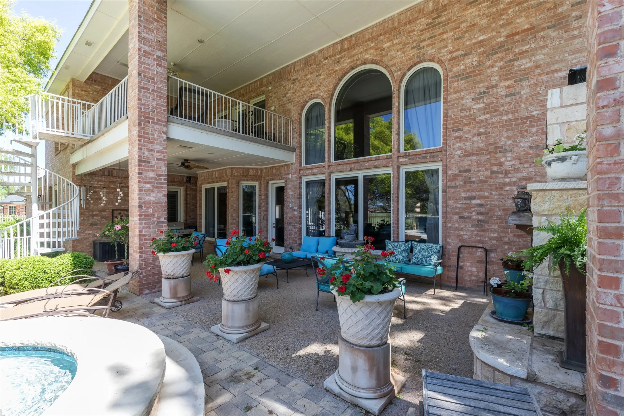Gorgeous outdoor living space!