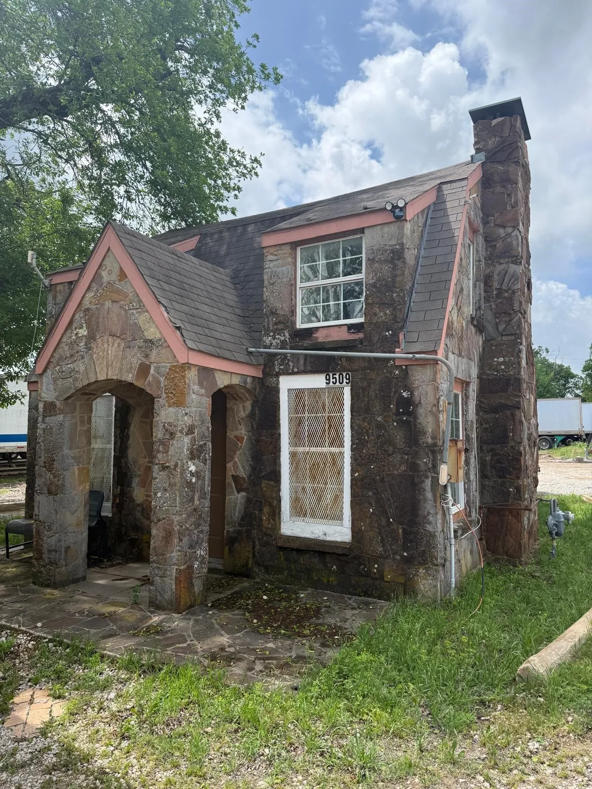 Industrial For Sale in Dallas County , 9505 S Central Expressway, Dallas, Texas 75241, 0, 0, Garage spaces, 0 Sqft, built in 1930, Preowned, Price $2,200,000, mls#21252235, Real Estate Agent in Dallas, Homes For Sale in Dallas county, Homes For Sale in Dallas, Realtor in Dallas Texas, Real Estate Brokerage Independent Realty Texas, Luminita Cordes Realtor
