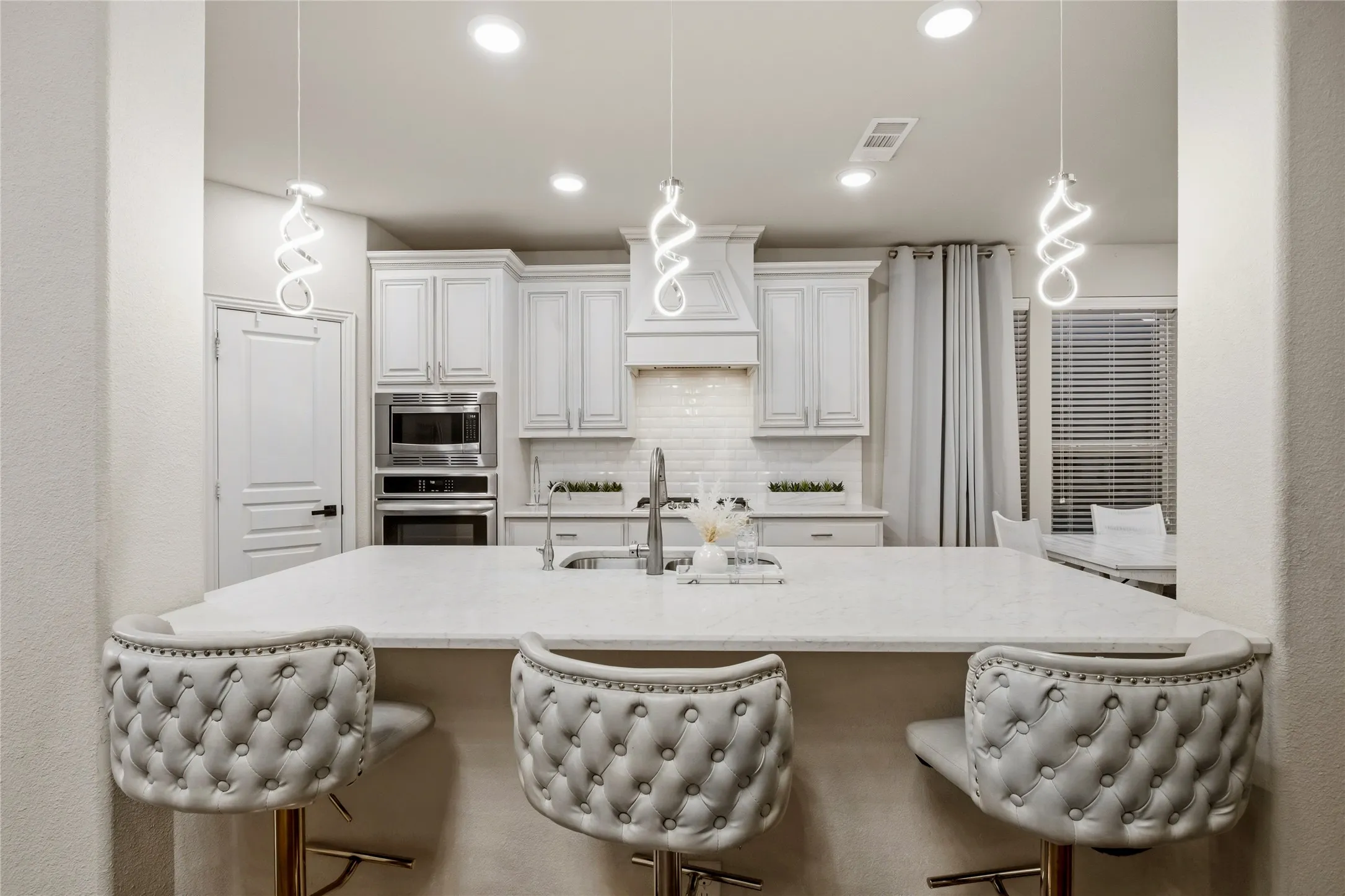 A beautiful view of the kitchen area.