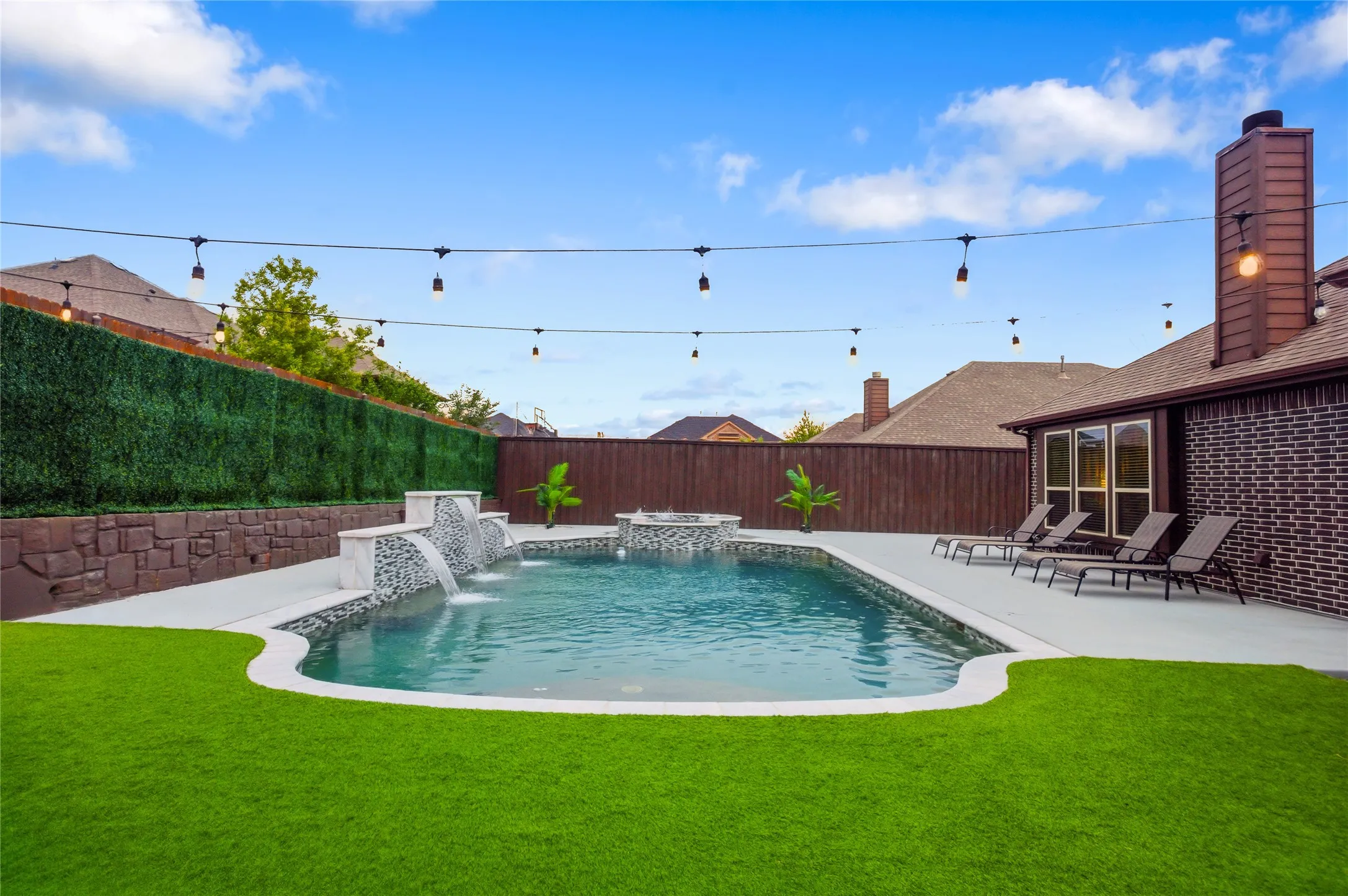 Single Family Residence For Sale in Kaufman County , 1802 Roundtree Road, Forney, Texas 75126, 5 Bedroom, 4 Bathroom, 3 Garage spaces, 3,239 Sqft, built in 2018, Preowned, mls#21252119, Real Estate Agent in Forney, Homes For Sale in Kaufman county, Homes For Sale in Forney, Realtor in Forney Texas, Real Estate Brokerage Independent Realty Texas, Luminita Cordes Realtor