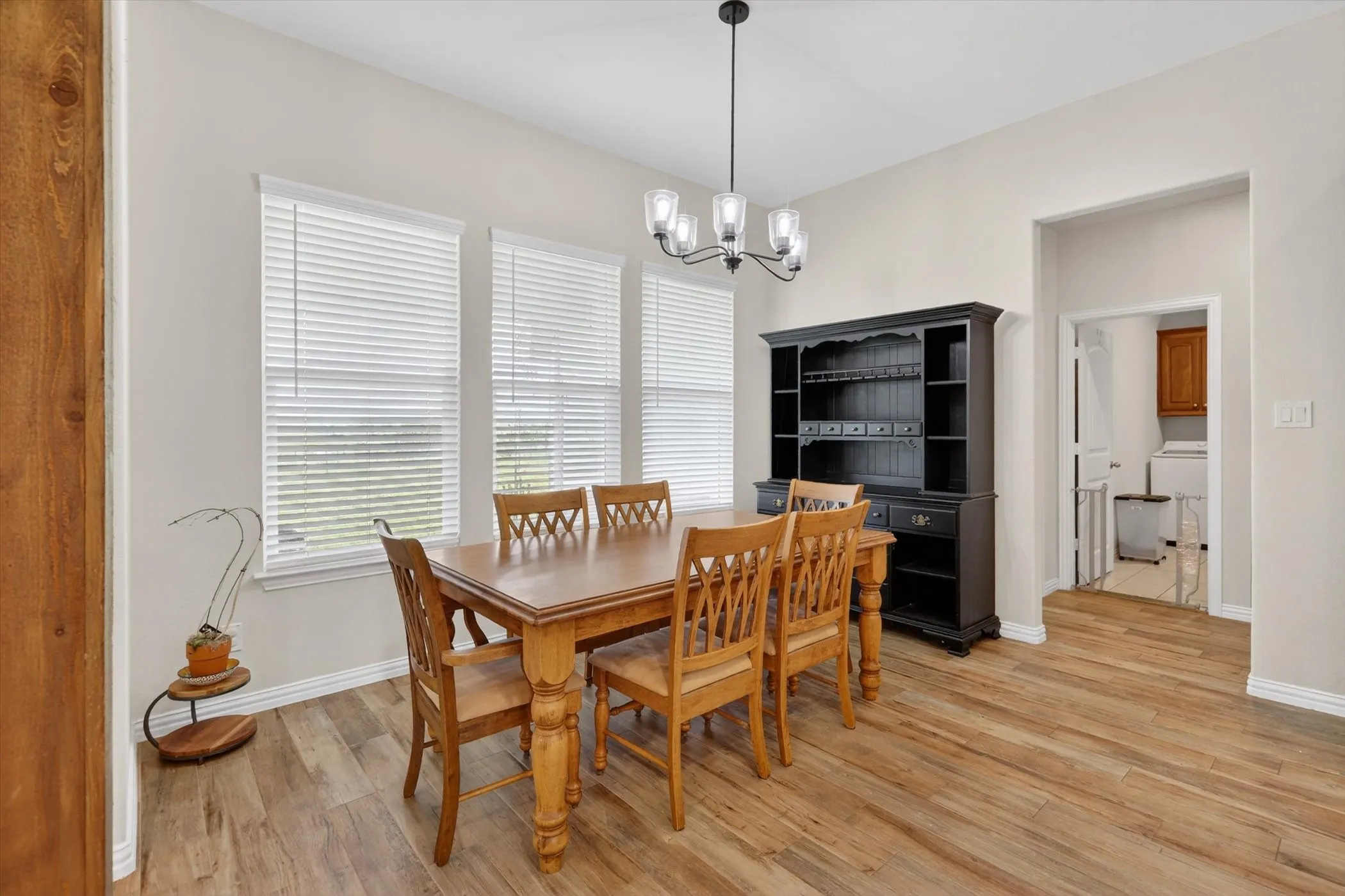 Single Family Residence For Sale in Johnson County , 6908 Scarlett Way, Godley, Texas 76044, 4 Bedroom, 3 Bathroom, 3 Garage spaces, 2,715 Sqft, built in 2022, Preowned, mls#21245126, Real Estate Agent in Godley, Homes For Sale in Johnson county, Homes For Sale in Godley, Realtor in Godley Texas, Real Estate Brokerage Independent Realty Texas, Luminita Cordes Realtor