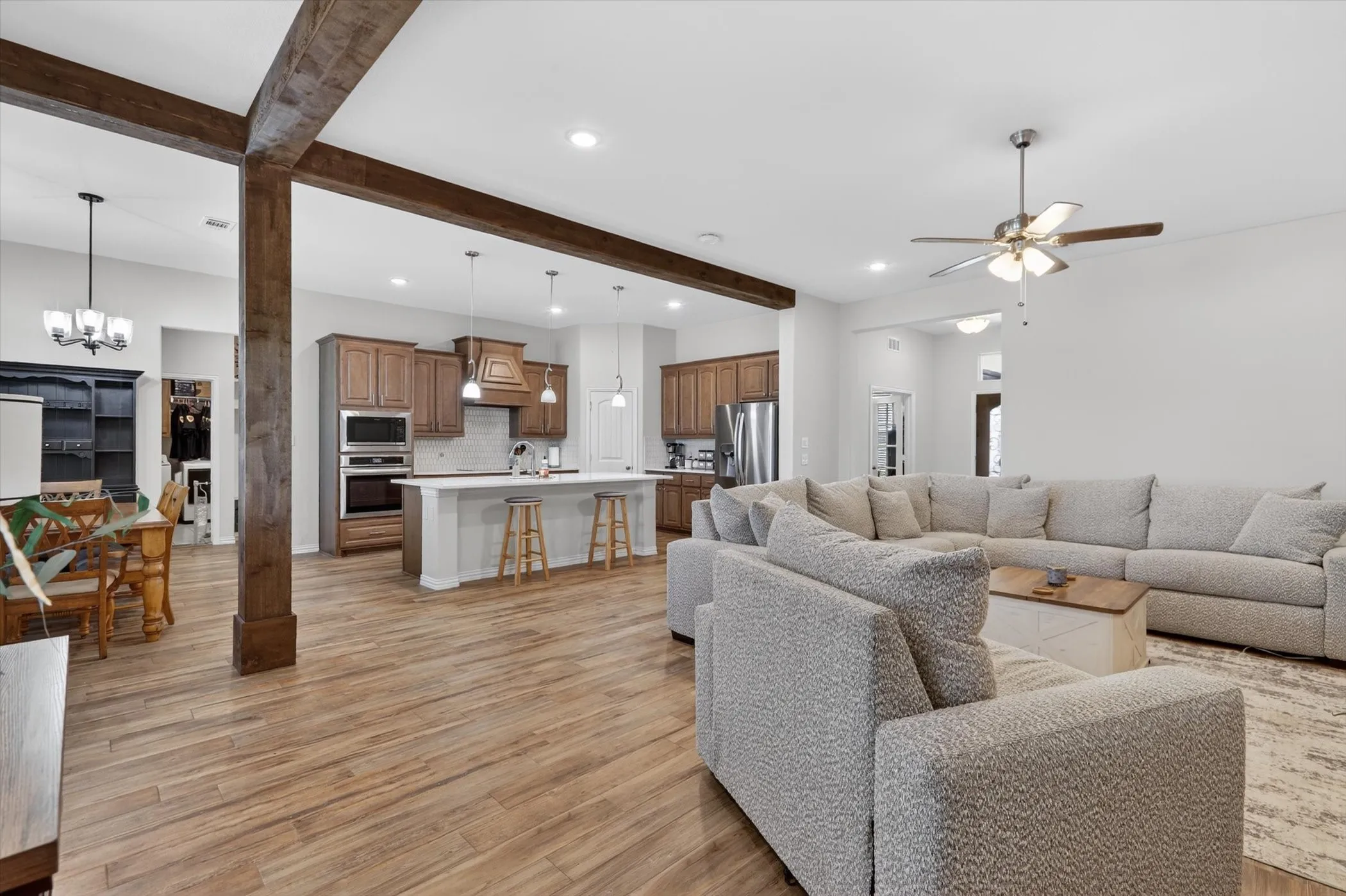 Single Family Residence For Sale in Johnson County , 6908 Scarlett Way, Godley, Texas 76044, 4 Bedroom, 3 Bathroom, 3 Garage spaces, 2,715 Sqft, built in 2022, Preowned, mls#21245126, Real Estate Agent in Godley, Homes For Sale in Johnson county, Homes For Sale in Godley, Realtor in Godley Texas, Real Estate Brokerage Independent Realty Texas, Luminita Cordes Realtor