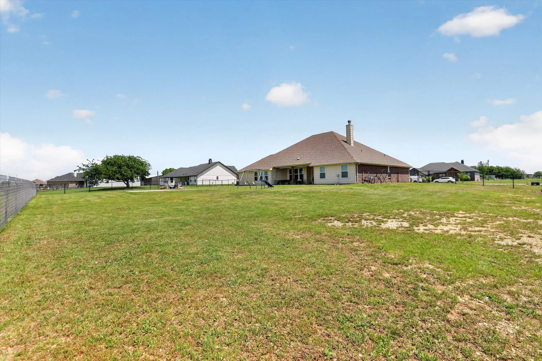 Single Family Residence For Sale in Johnson County , 6908 Scarlett Way, Godley, Texas 76044, 4 Bedroom, 3 Bathroom, 3 Garage spaces, 2,715 Sqft, built in 2022, Preowned, mls#21245126, Real Estate Agent in Godley, Homes For Sale in Johnson county, Homes For Sale in Godley, Realtor in Godley Texas, Real Estate Brokerage Independent Realty Texas, Luminita Cordes Realtor