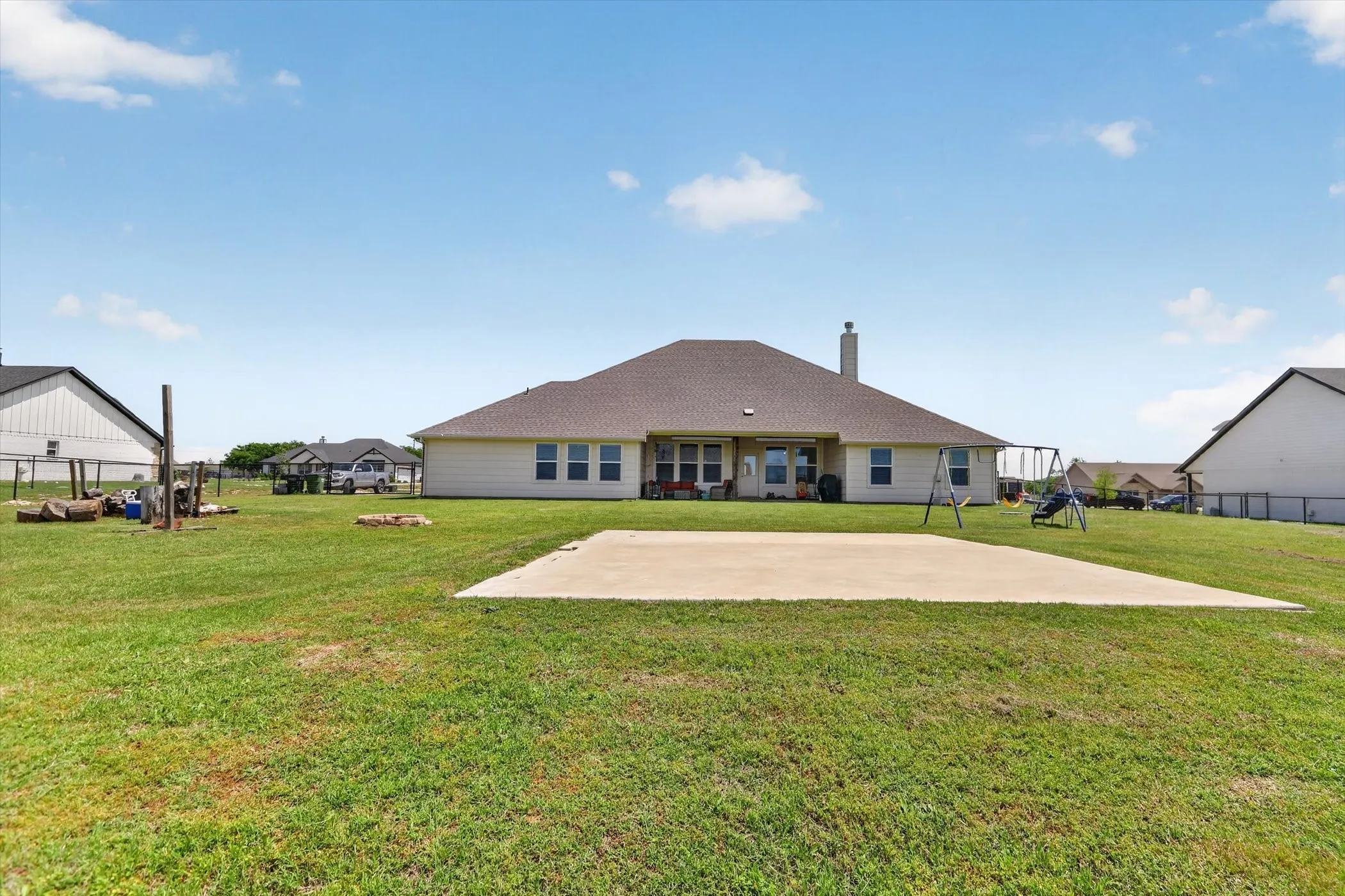 Single Family Residence For Sale in Johnson County , 6908 Scarlett Way, Godley, Texas 76044, 4 Bedroom, 3 Bathroom, 3 Garage spaces, 2,715 Sqft, built in 2022, Preowned, mls#21245126, Real Estate Agent in Godley, Homes For Sale in Johnson county, Homes For Sale in Godley, Realtor in Godley Texas, Real Estate Brokerage Independent Realty Texas, Luminita Cordes Realtor