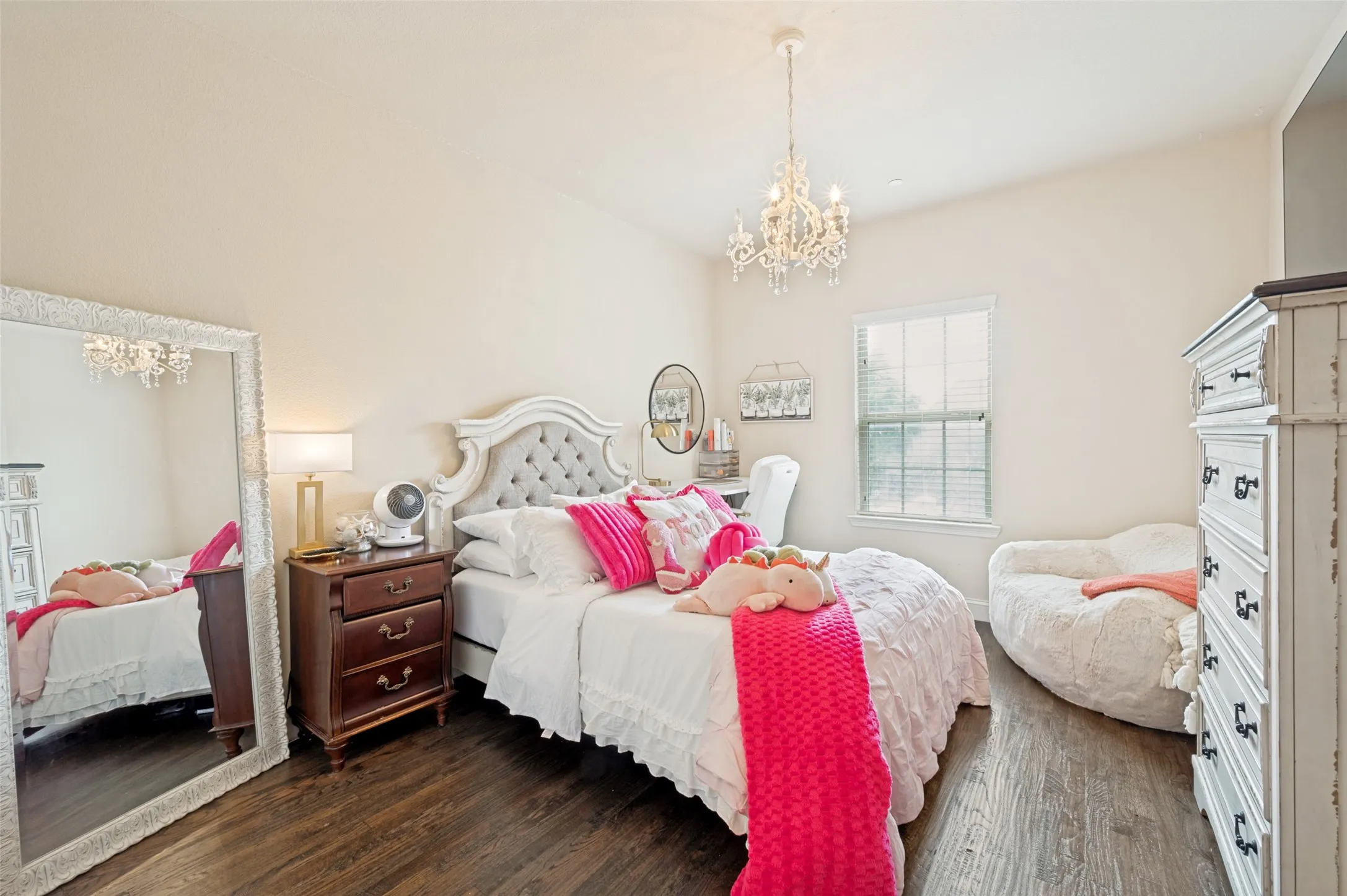 Bedroom #4 (2nd floor)