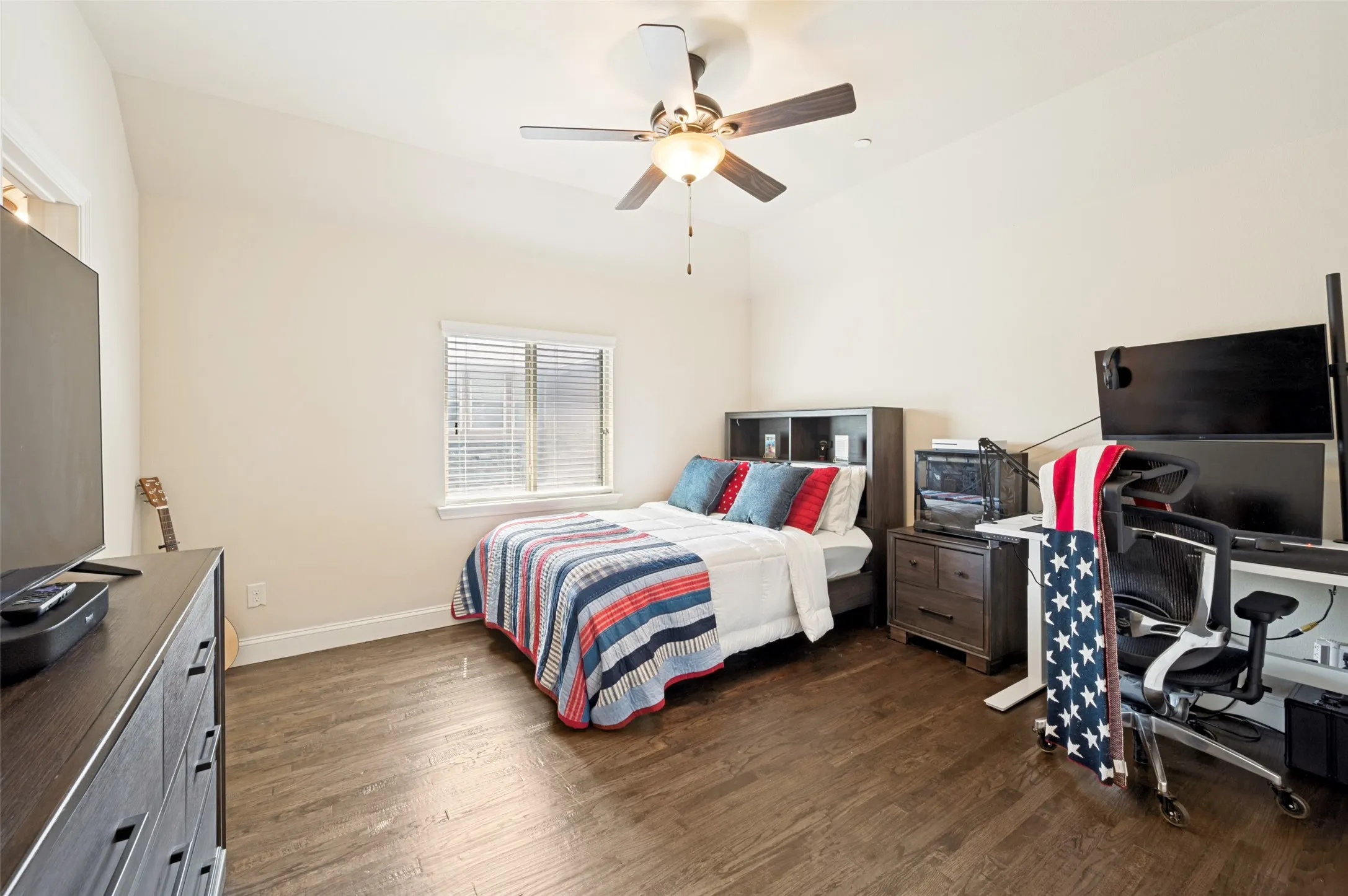 Bedroom #5 (2nd floor)